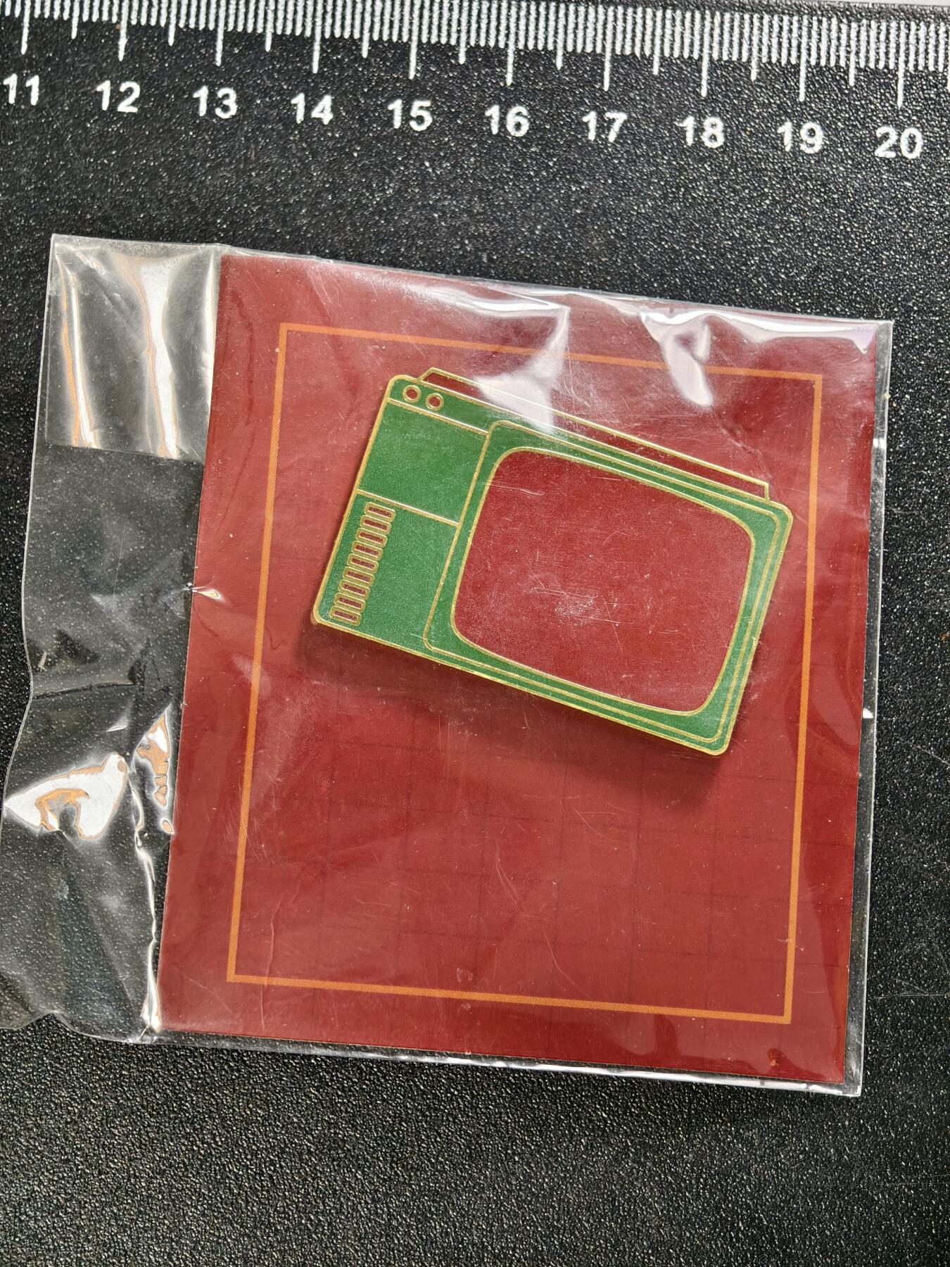 九期新疆小崔一丝路币杂件工艺品徽章拍卖 兵团记忆章子