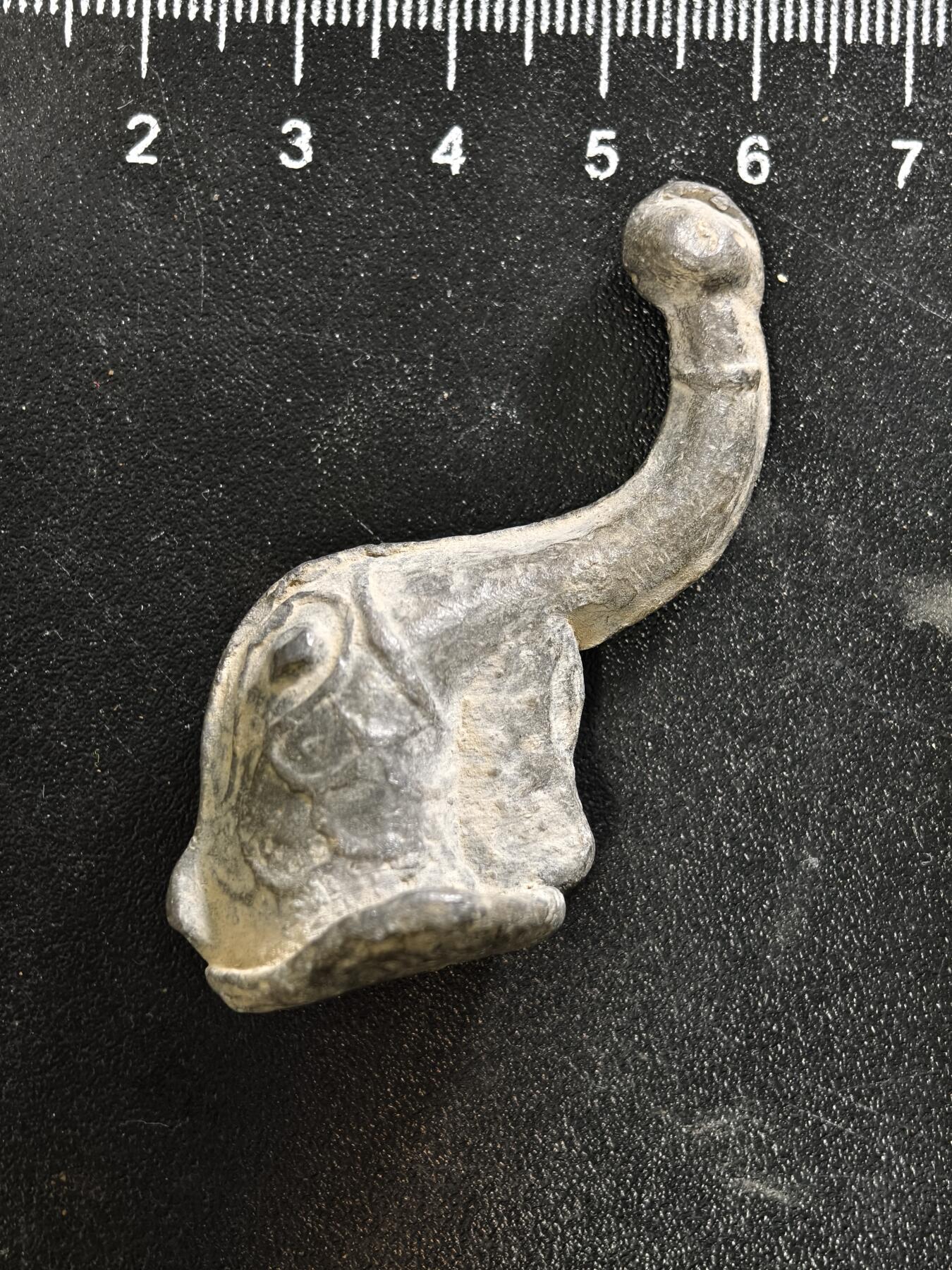 九期新疆小崔一丝路币杂件工艺品徽章拍卖 老铅制大象