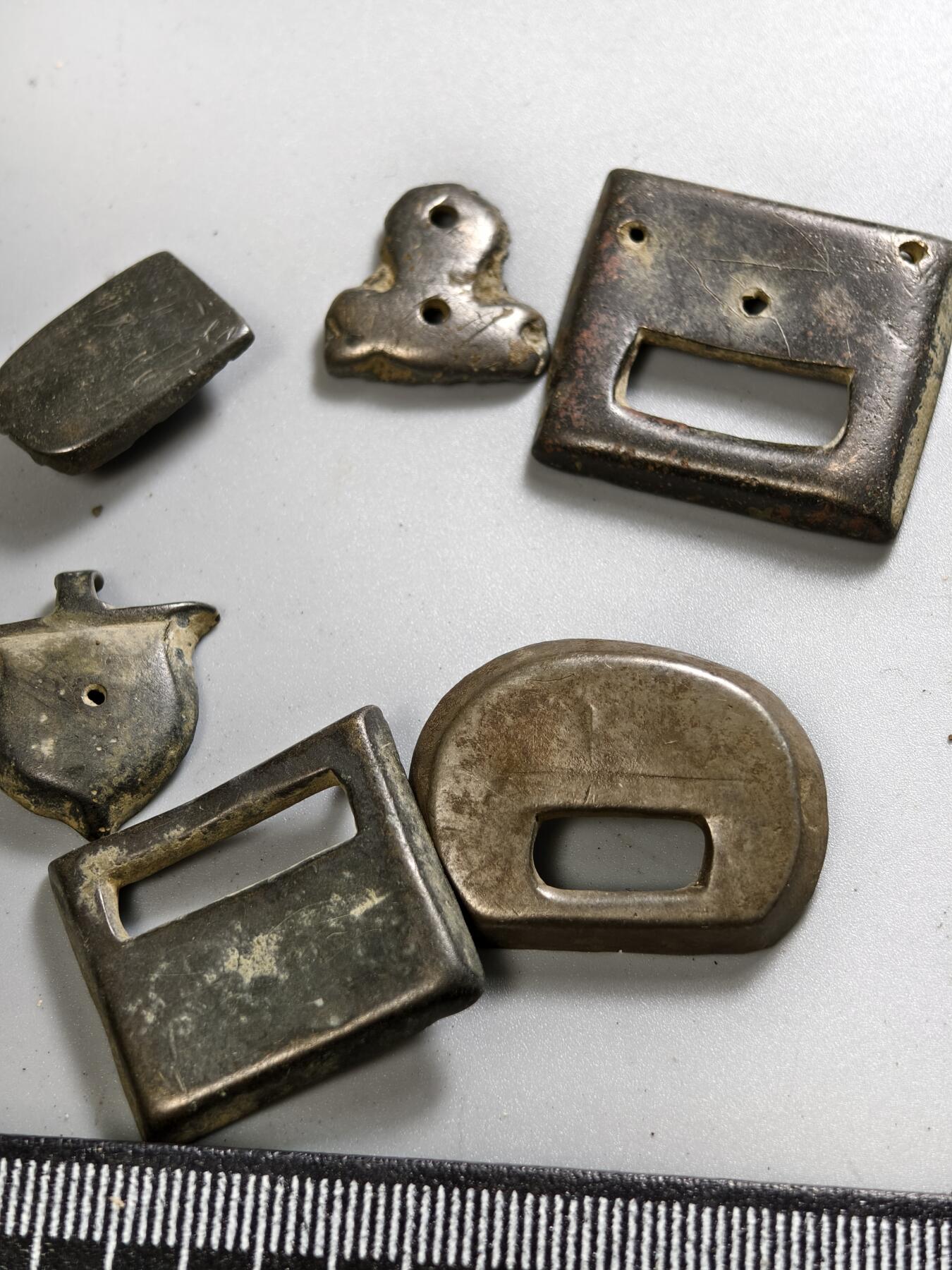 九期新疆小崔一丝路币杂件工艺品徽章拍卖 铜饰品