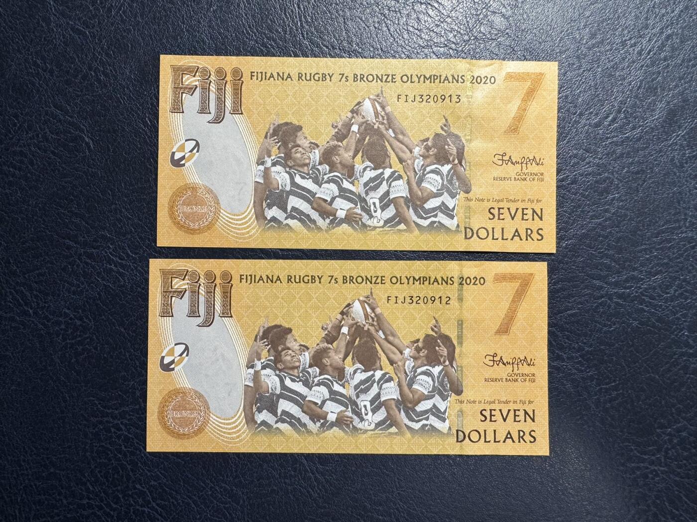 收藏联盟Quantum Auction 第380期拍卖  日本1953年100元和库克岛2013年3元AA冠以及斐济2020年7元纪念钞 ACG66&68 品相全新UNC