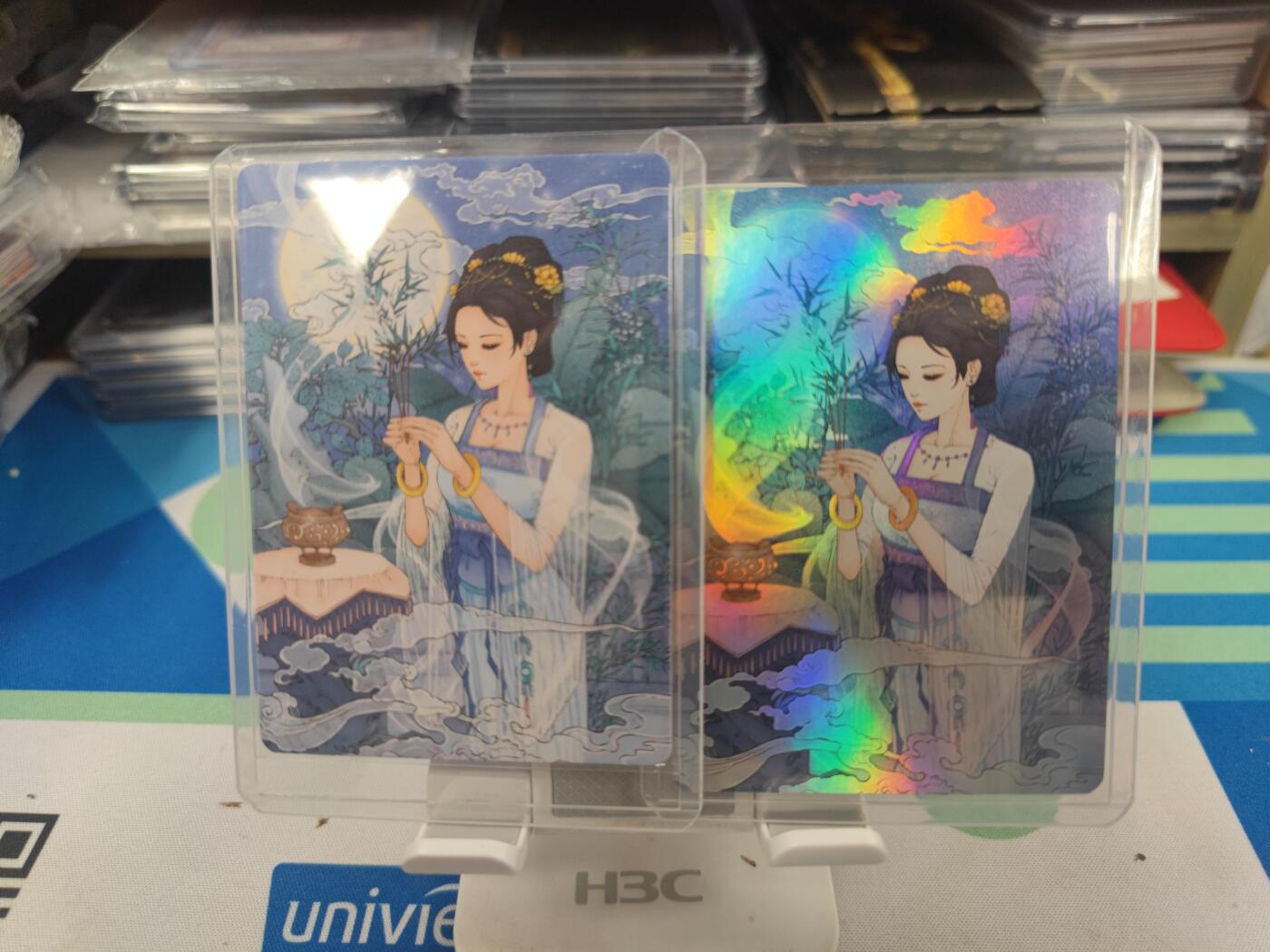妖精的尾巴卡牌拍卖《国庆快乐拍》第二十八期(收拍品) 小花瓣艺术文创-貂蝉礼盒-貂蝉拜月，彩闪/肤感卡各一张