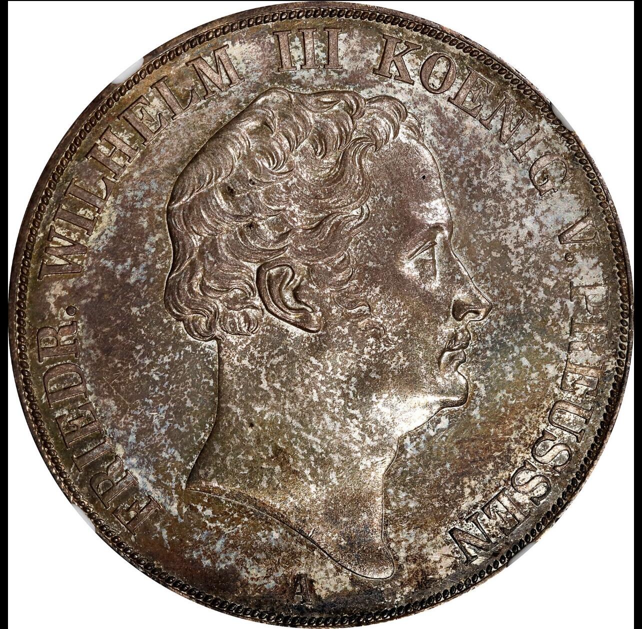万国钱币拍卖第035期（金银流霞●万国秋季大拍） NGC MS63 1839年德国普鲁士威廉三世大纹章流通2泰勒 两年发行品种，而其中1839的发行量只有1840的十分之一，普鲁士2泰勒的开山之作，超神熟美五彩倒影包浆，纹章打制锋利，普鲁士2t系列中的绝对难点之一，也是不可或缺的一环。