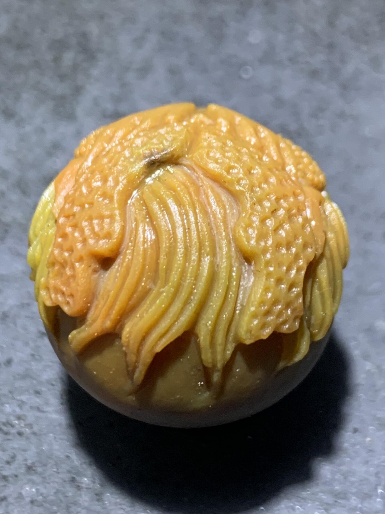 精美亚光原皮战国红玛瑙手工雕刻龙珠一颗