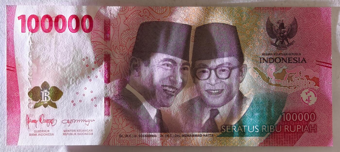 紫瑗钱币——第433期——纸币场 印度尼西亚 2022年 苏加诺和穆罕默德·哈达 100000卢比 UNC