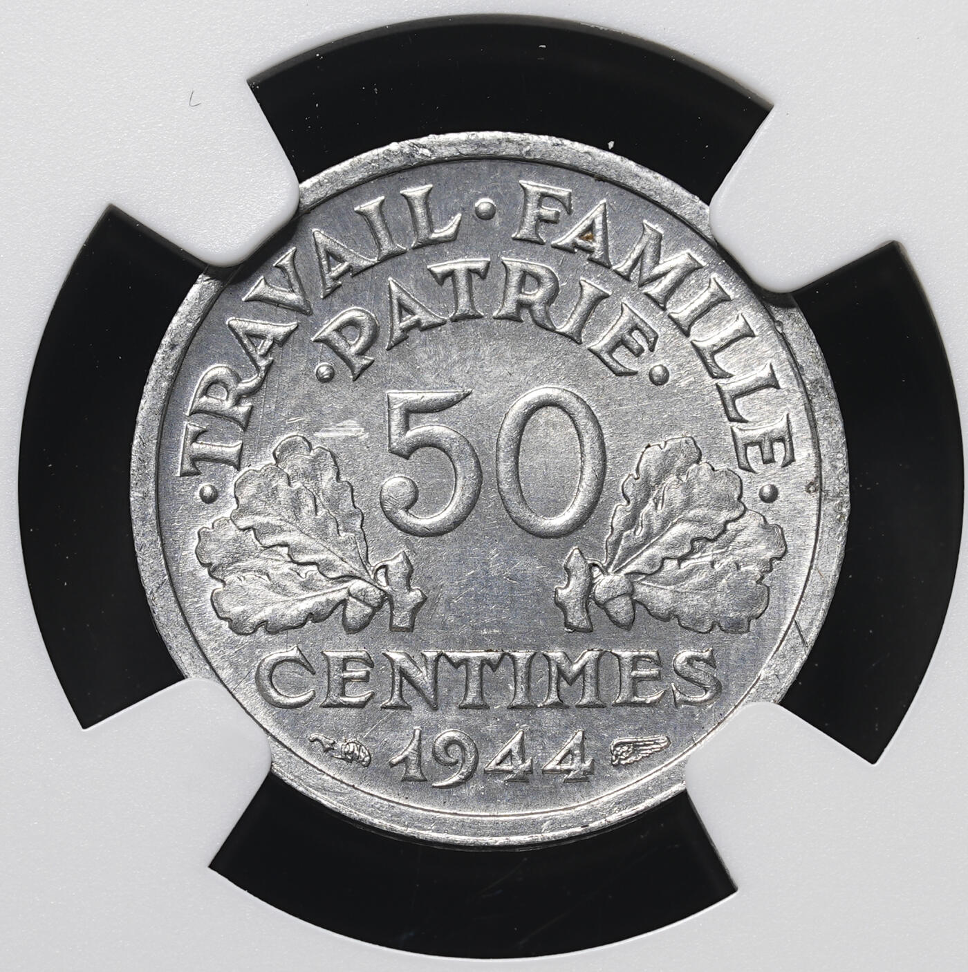 修遠堂世界钱币第四十二期 全场包邮 NGC评级 1944年维希法国50分，1法郎铝币各一枚 MS少见