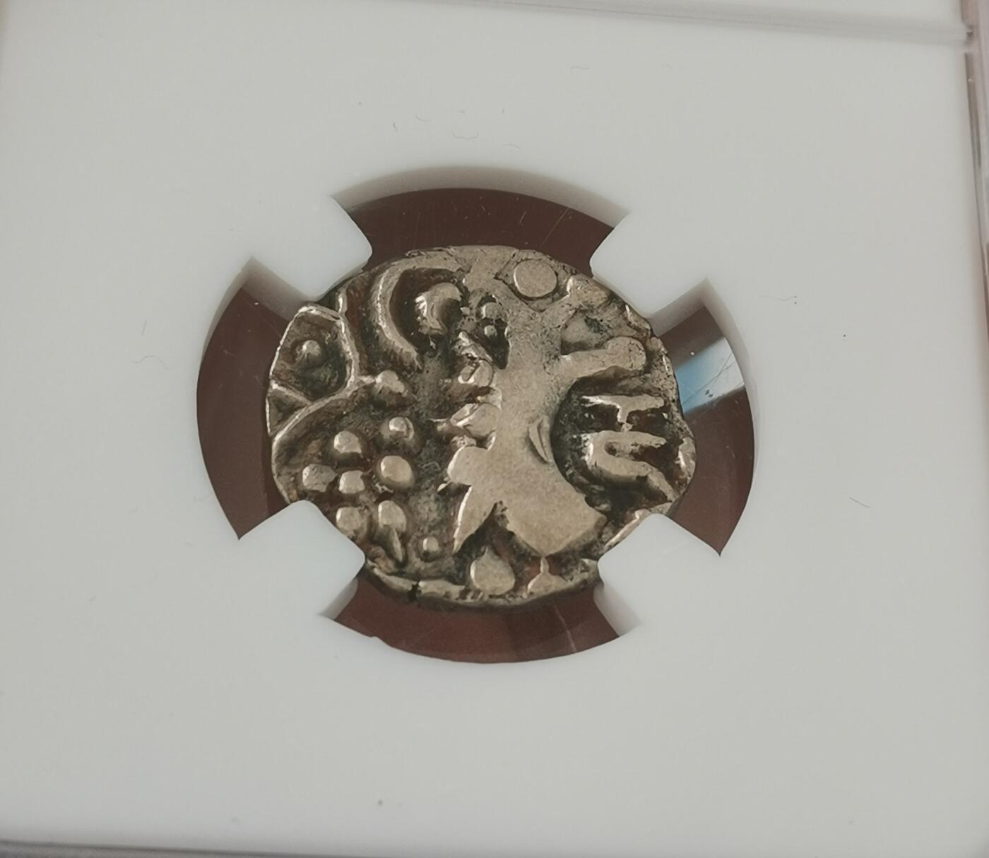 瓶子🏺第161期拍卖会  公元5世纪 寄多罗王朝 维纳雅提迪提亚 背:抽象化的幸运女神1第纳尔低金币 7.98克