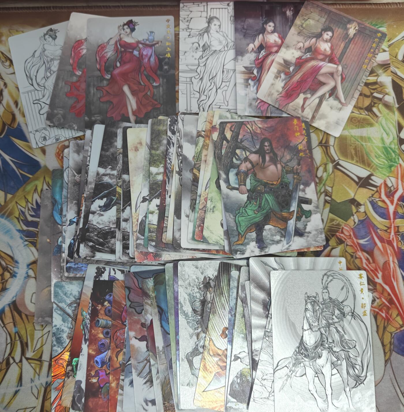 天玑星卡拍第五十四期《呼神唤卫 石墩出动》周一预展结束周四截拍 持续收拍中 满赠三娘需备注 卡德曼 张建东水浒 粗闪 彩闪等各卡位 63张