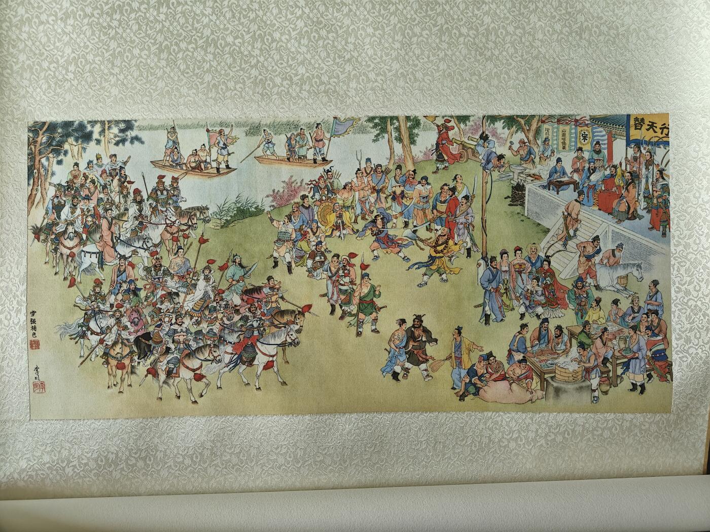 天玑星卡拍第五十四期《呼神唤卫 石墩出动》周一预展结束周四截拍 持续收拍中 满赠三娘需备注 九轩戴家样水浒项目 一百零八聚义 宣纸复制画出自摩点项目 自行装裱 已配收纳盒