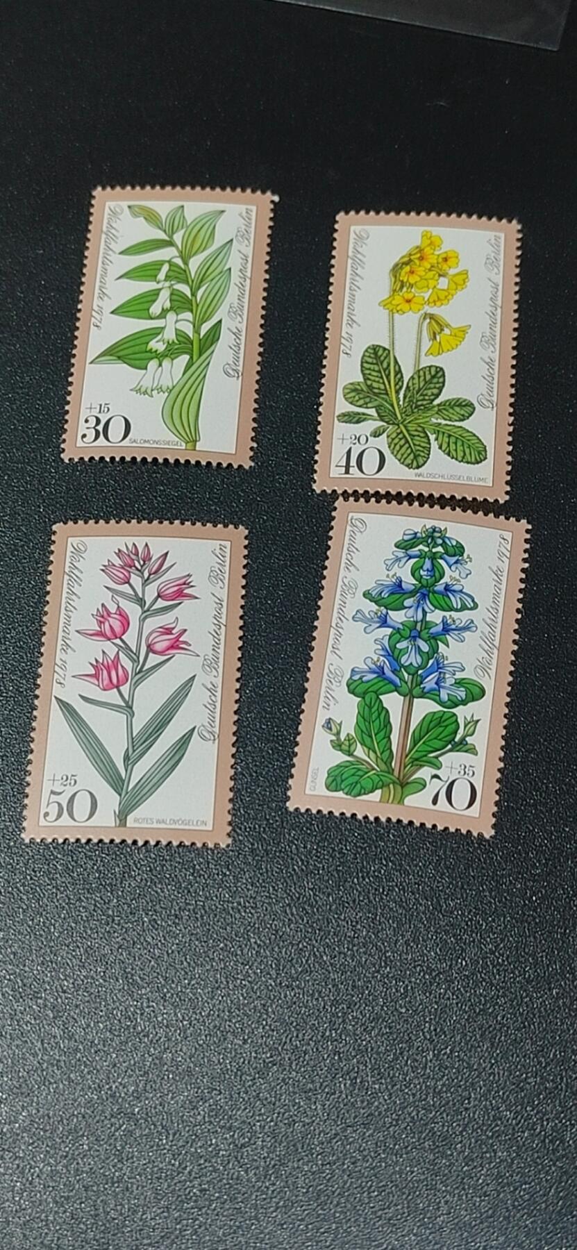 德国邮票专场，都是套票 德国邮票一套，1978年发行，森林中的 植物  花卉4全，品相如图