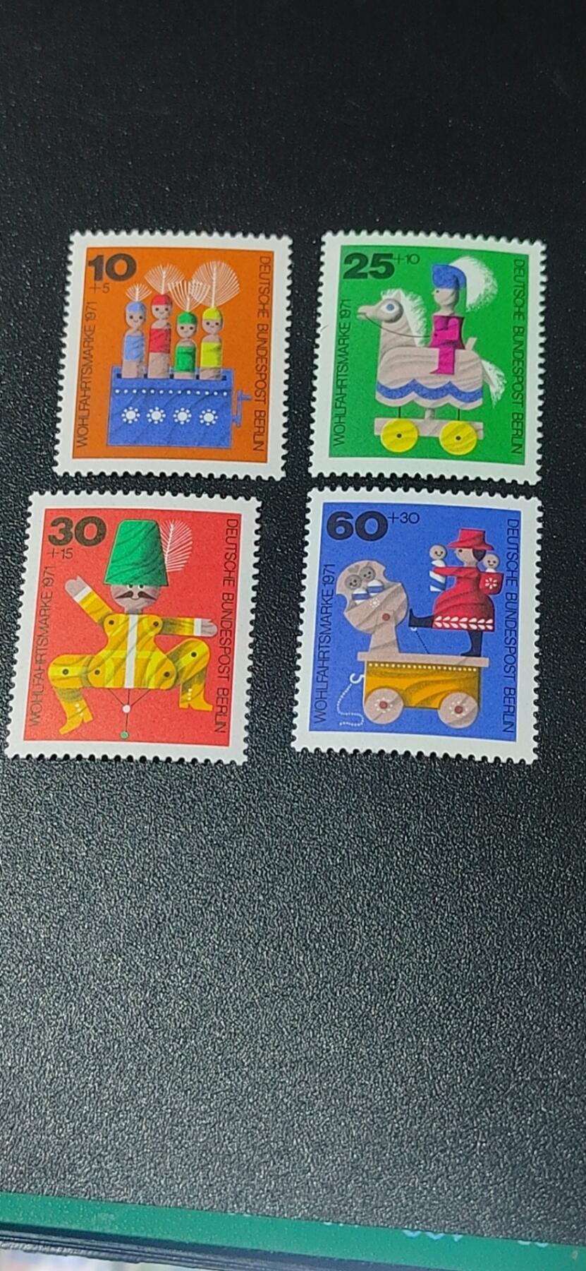 德国邮票专场，都是套票 德国邮票一套，1971年发行，木制玩具  木偶 4全，品相如图