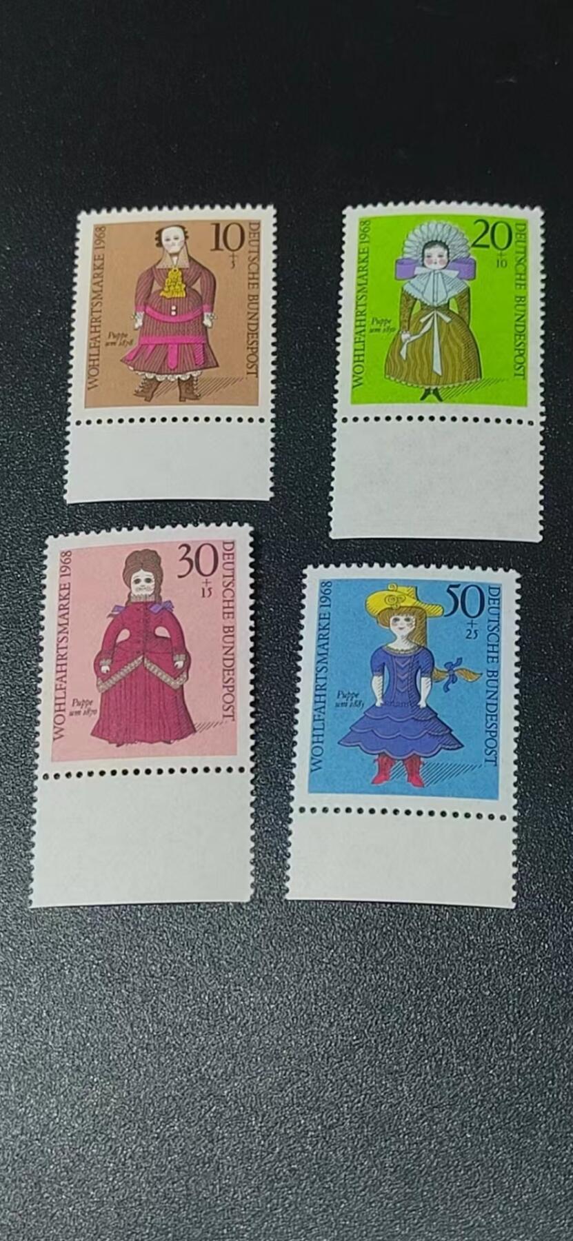 德国邮票专场，都是套票 德国邮票一套，1968年发行， 西柏林儿童玩具布娃娃，品相如图