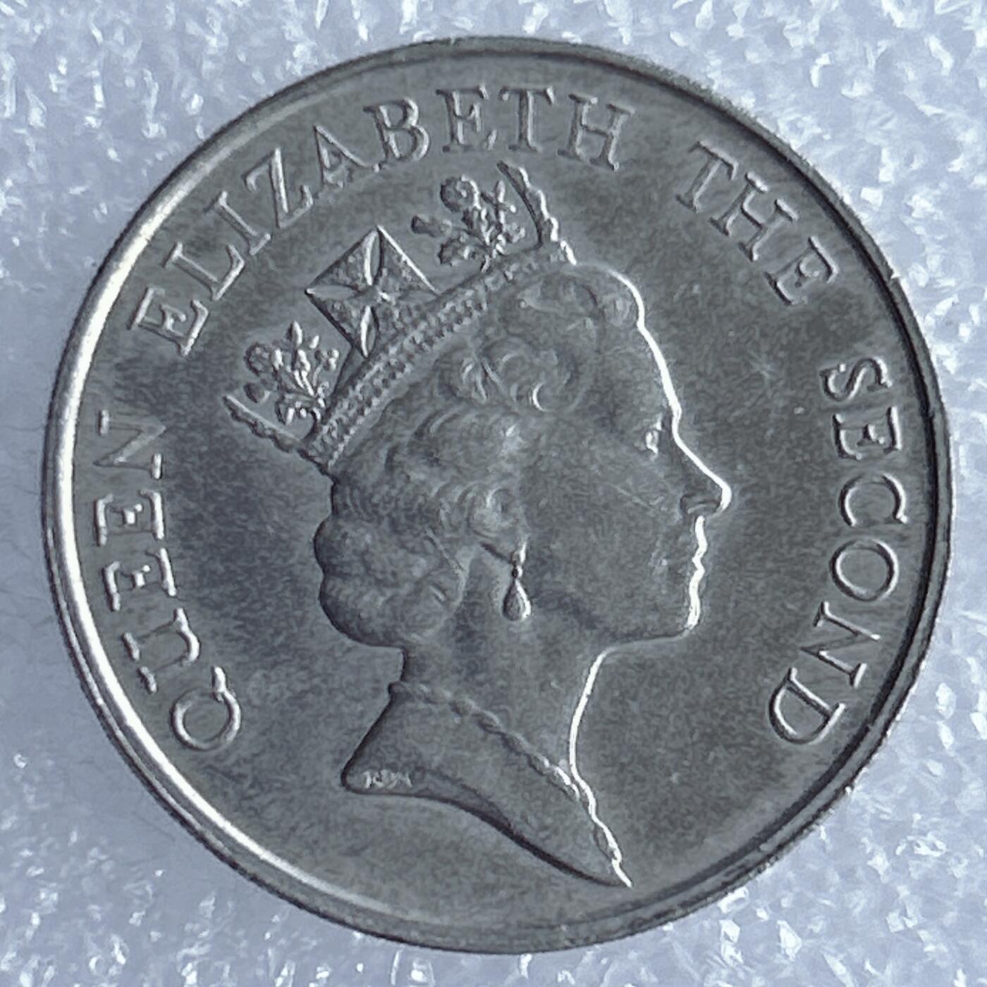 海外回流1元起拍小铺 各国钱币散币场 第17期 香港1988年伍元厚币 英女王高冠版