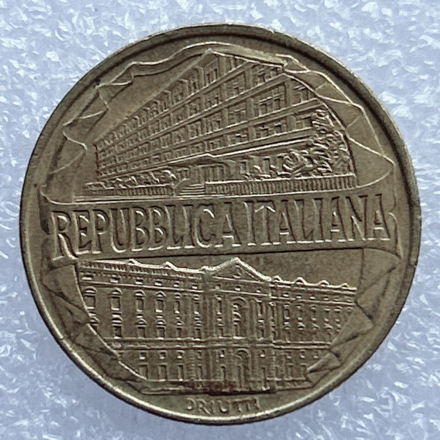 海外回流1元起拍小铺 各国钱币散币场 第17期 意大利1996年200里拉 海关服务学院百年纪念币 美品