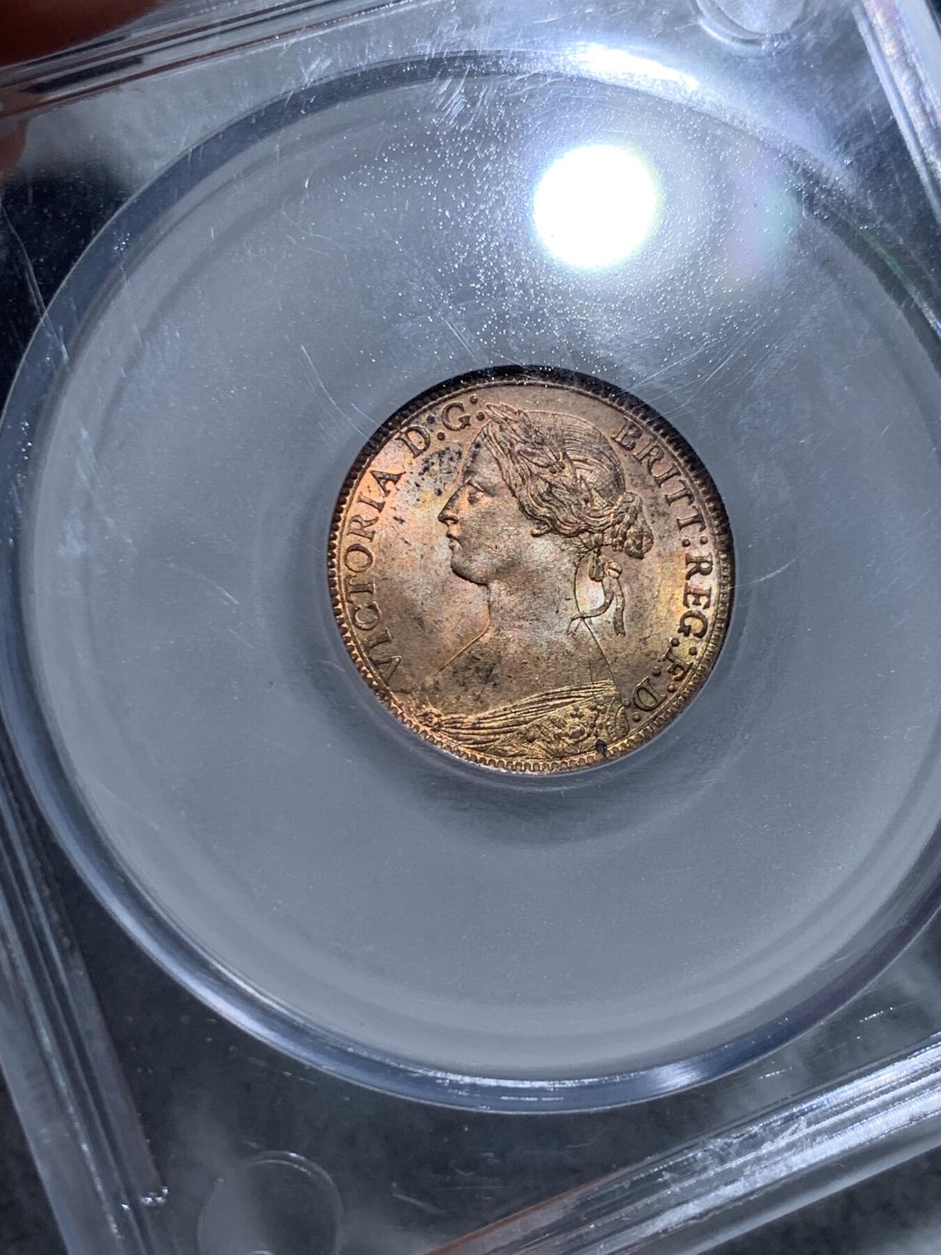 《竞宝斋》第314场 周日，周一，周二  3场连拍 （全场包邮） CGS UNC82 英国1873年维多利亚1法新，小维少妇头像，High3版。英国本土评级，对应P/N 63-64分。原光极美状态