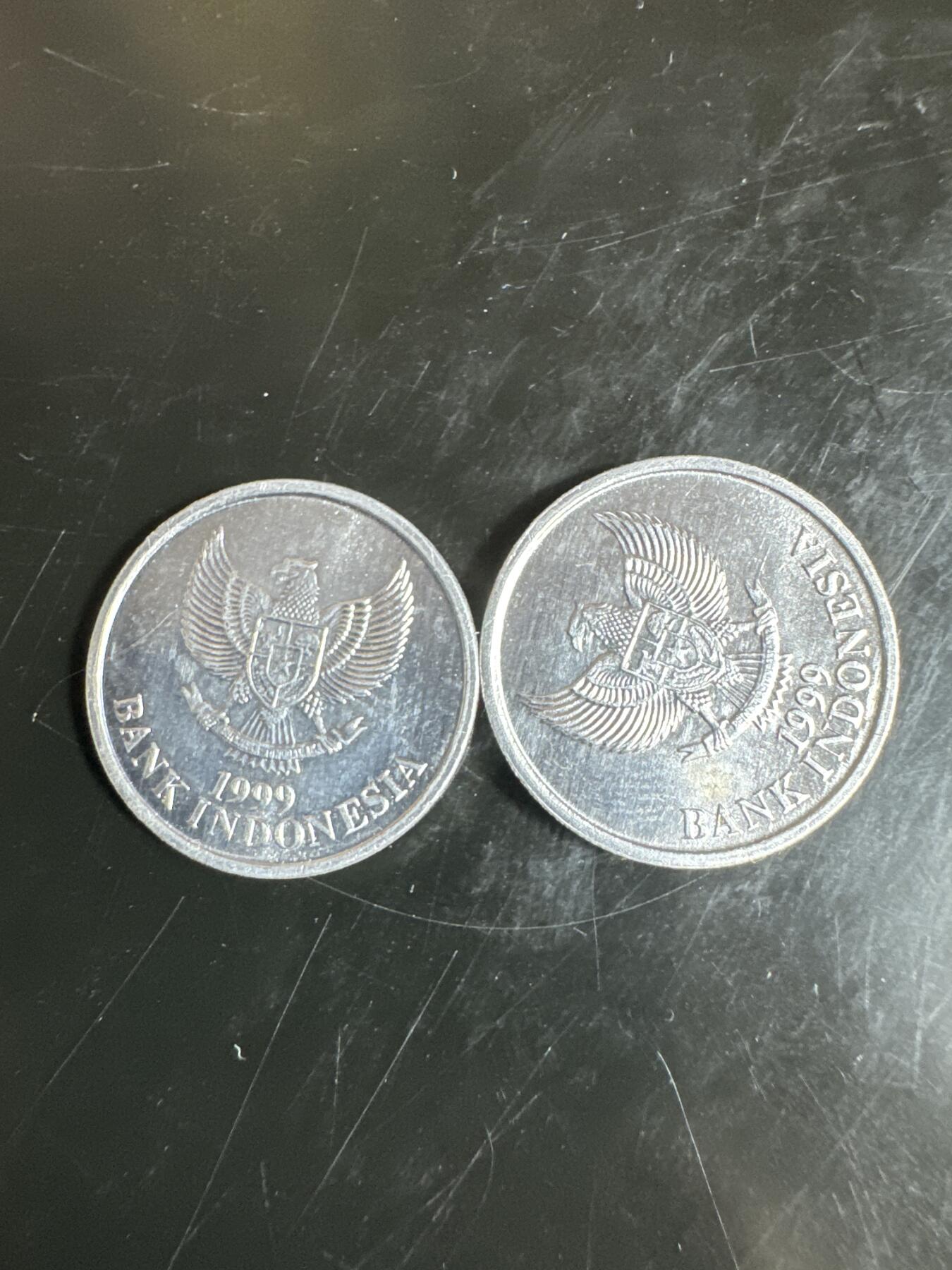 大家国庆快乐～今天还是一天发货哟～ 印度尼西亚50卢比（两枚）