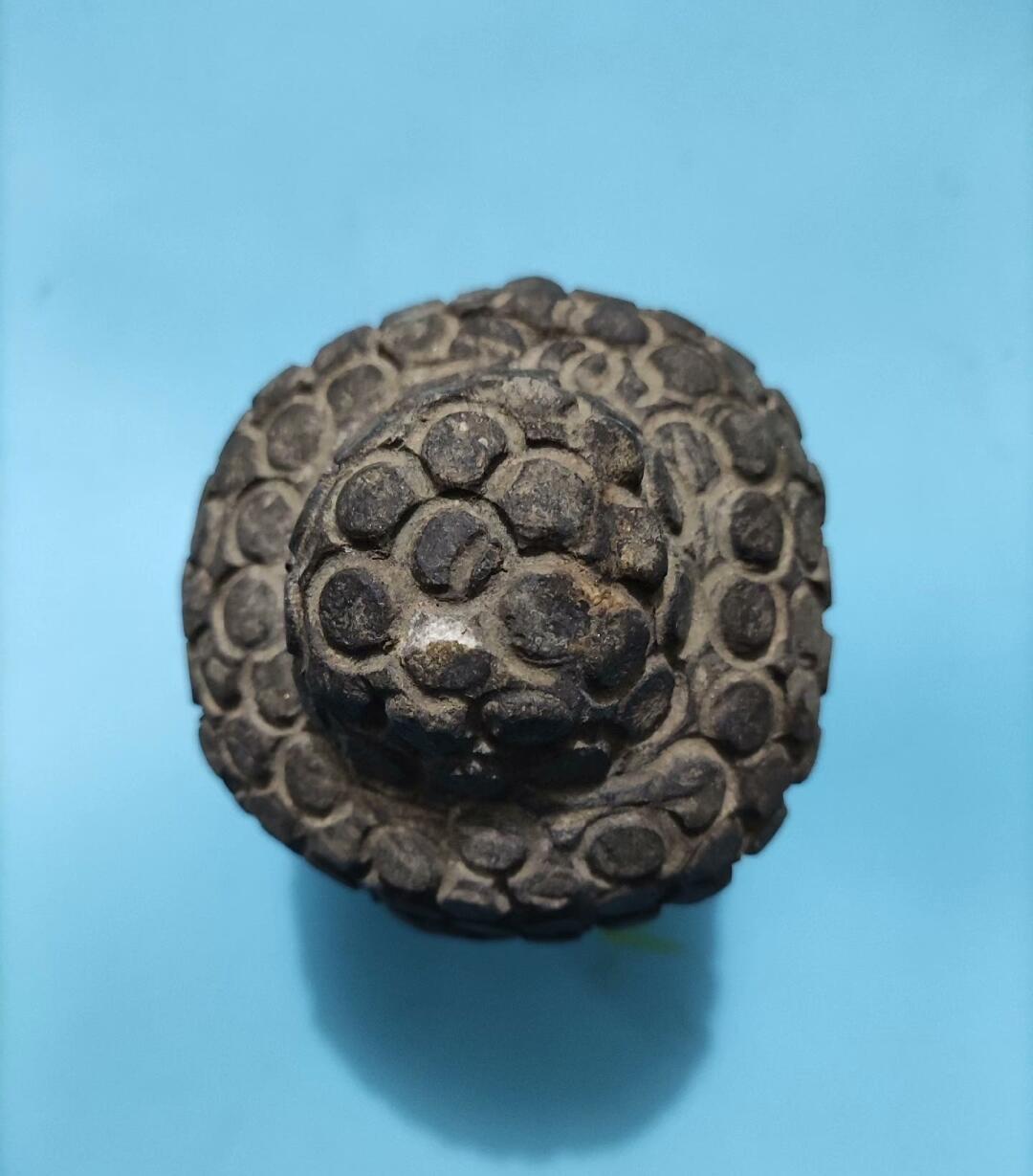 首场保真拍卖 石佛首一尊