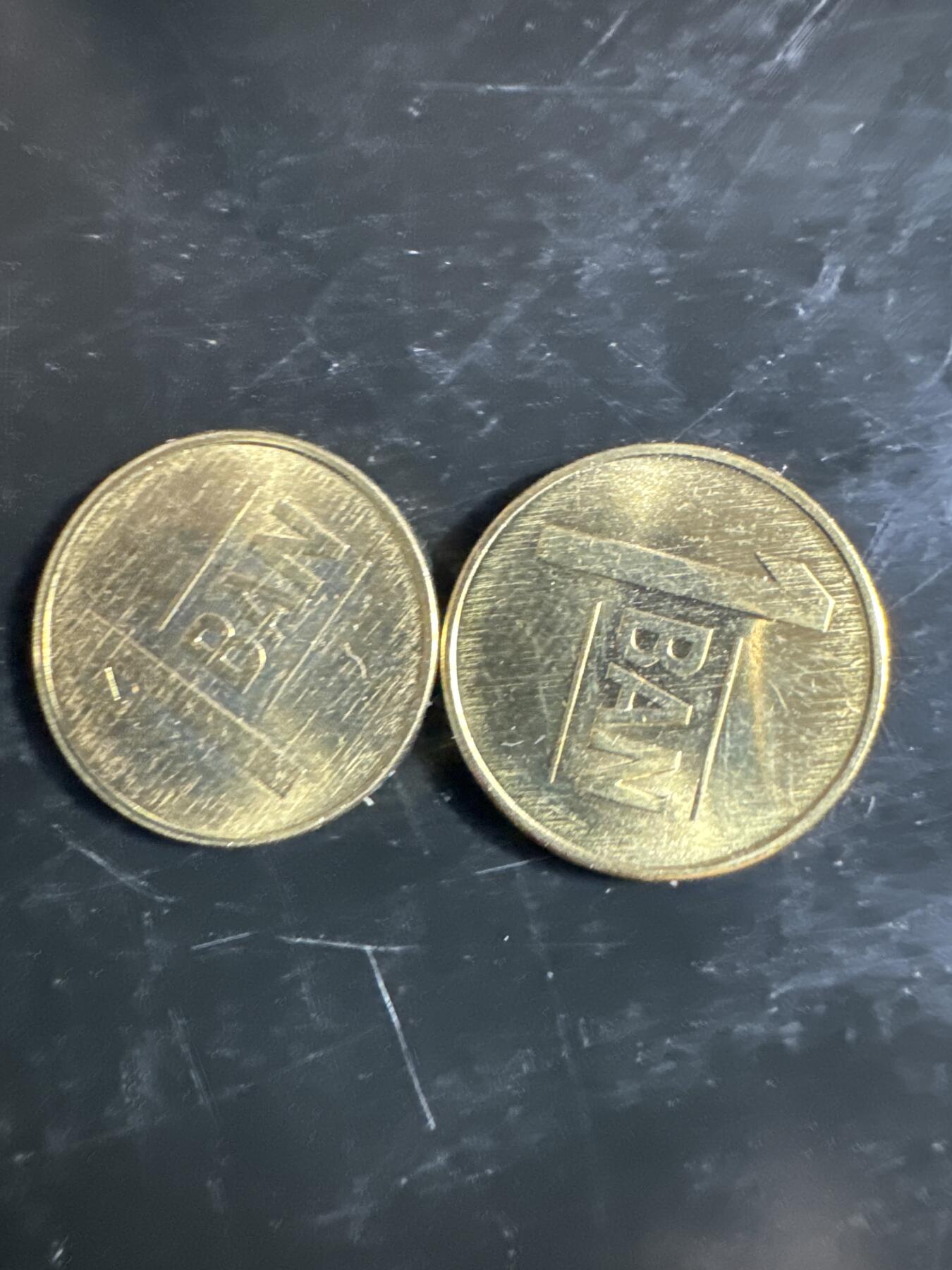 大家国庆快乐～今天还是一天发货哟～ 罗马尼亚1禁令（两枚）