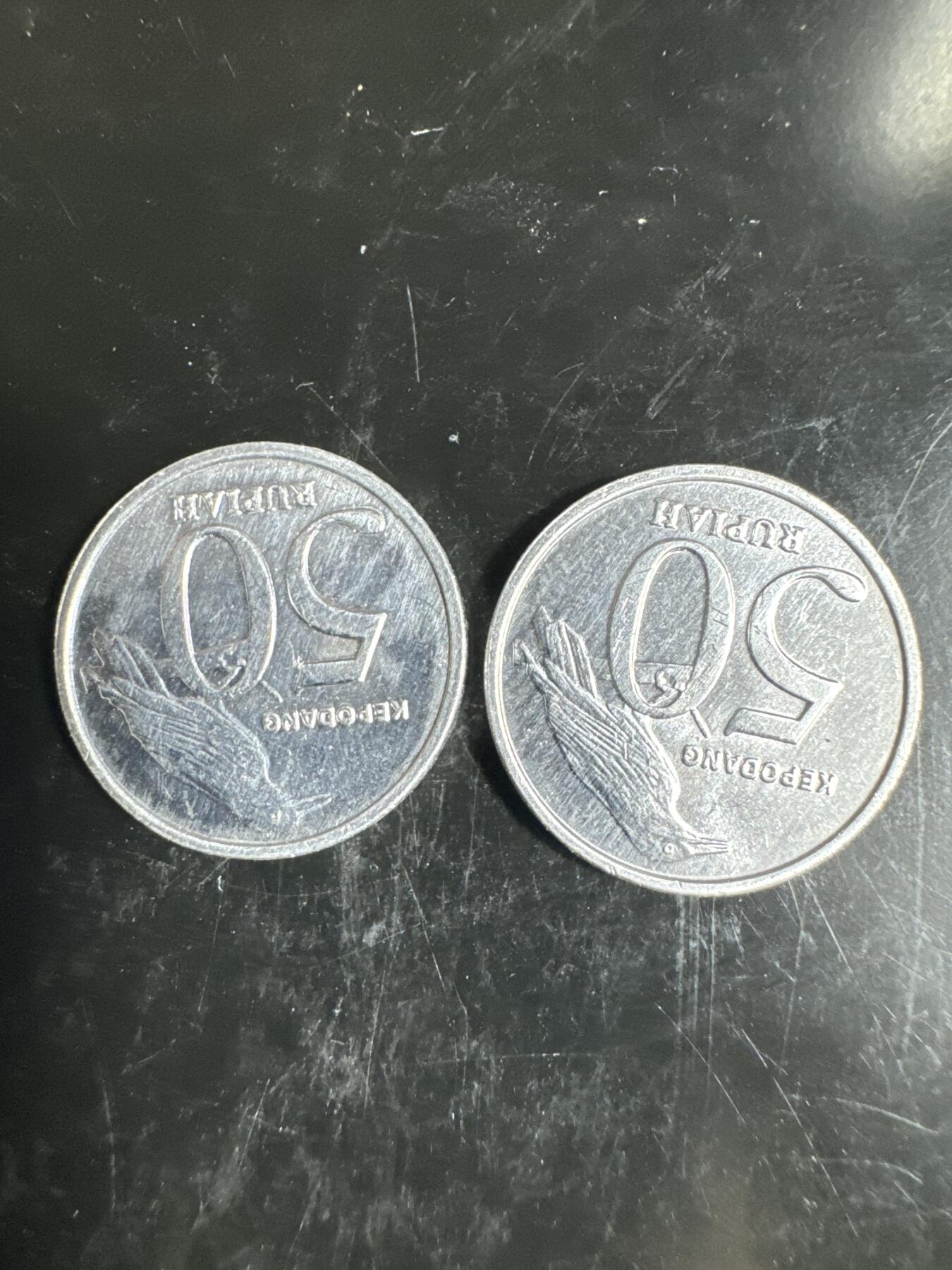 大家国庆快乐～今天还是一天发货哟～ 印度尼西亚50卢比（两枚）