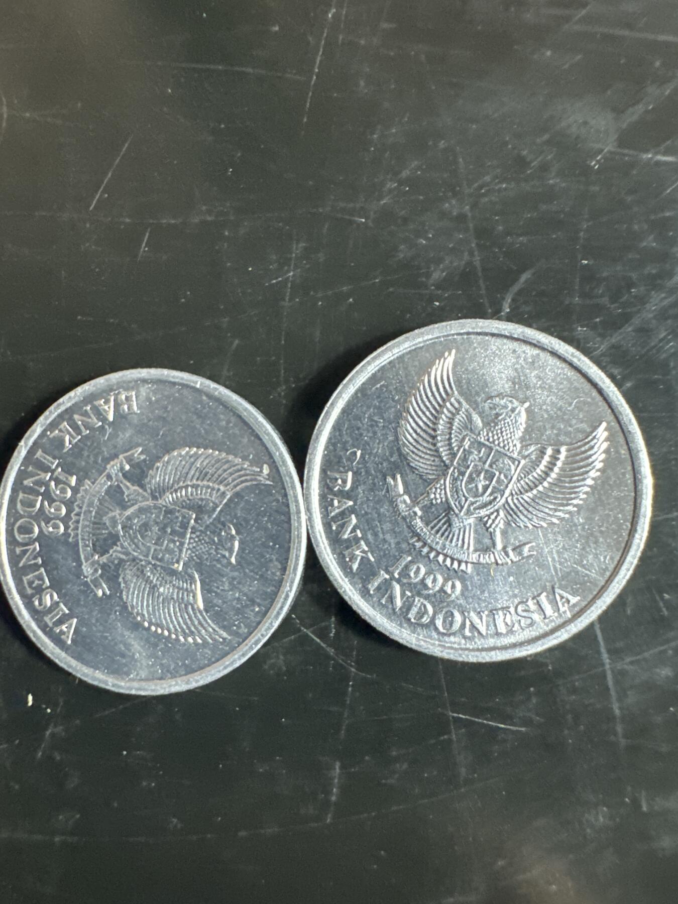大家国庆快乐～今天还是一天发货哟～ 印度尼西亚50卢比（两枚）