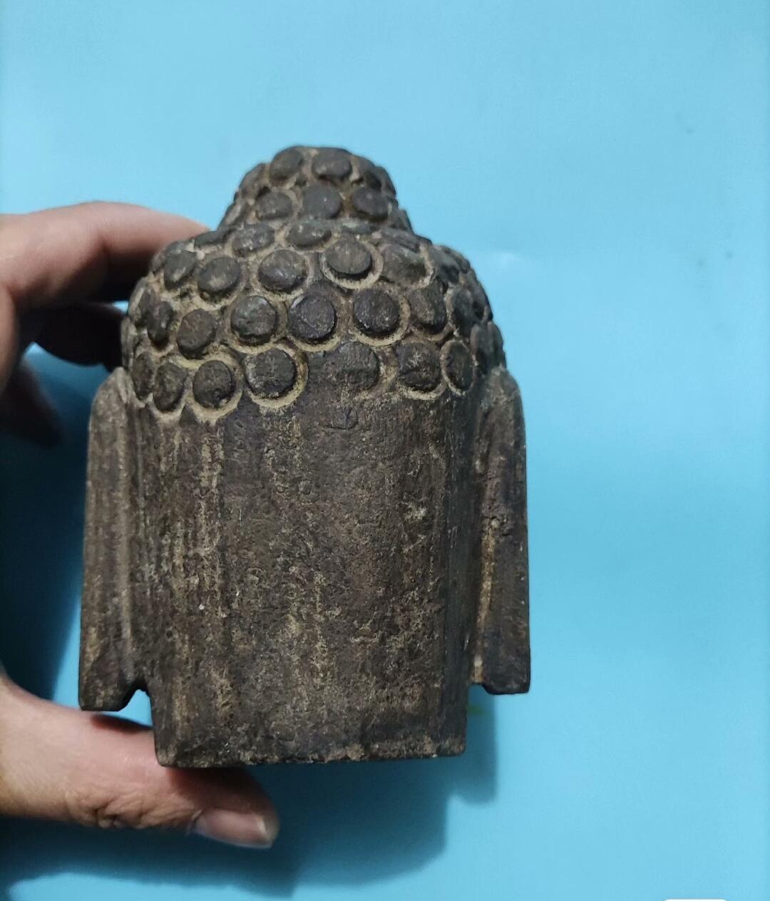 首场保真拍卖 石佛首一尊