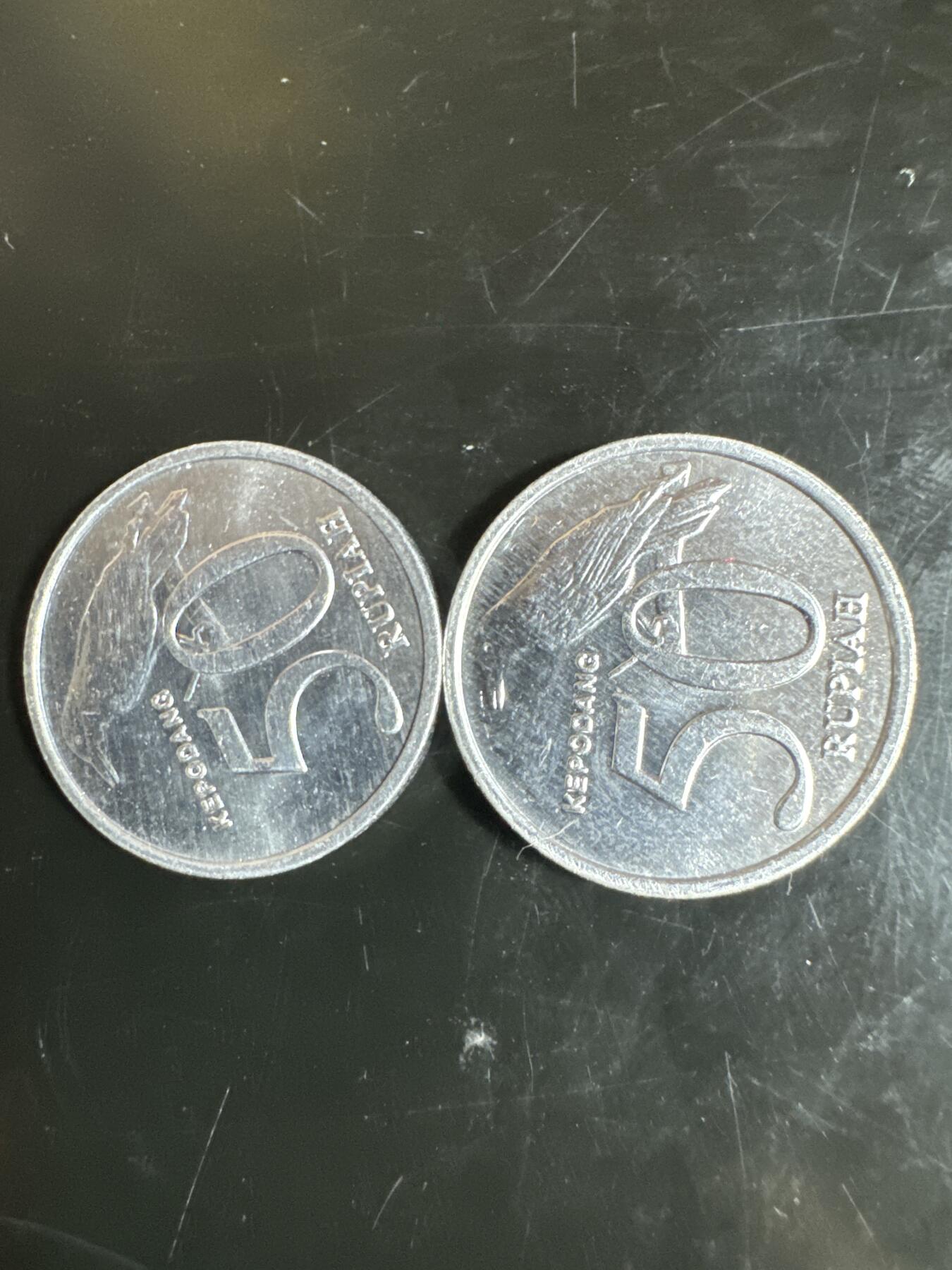 大家国庆快乐～今天还是一天发货哟～ 印度尼西亚50卢比（两枚）