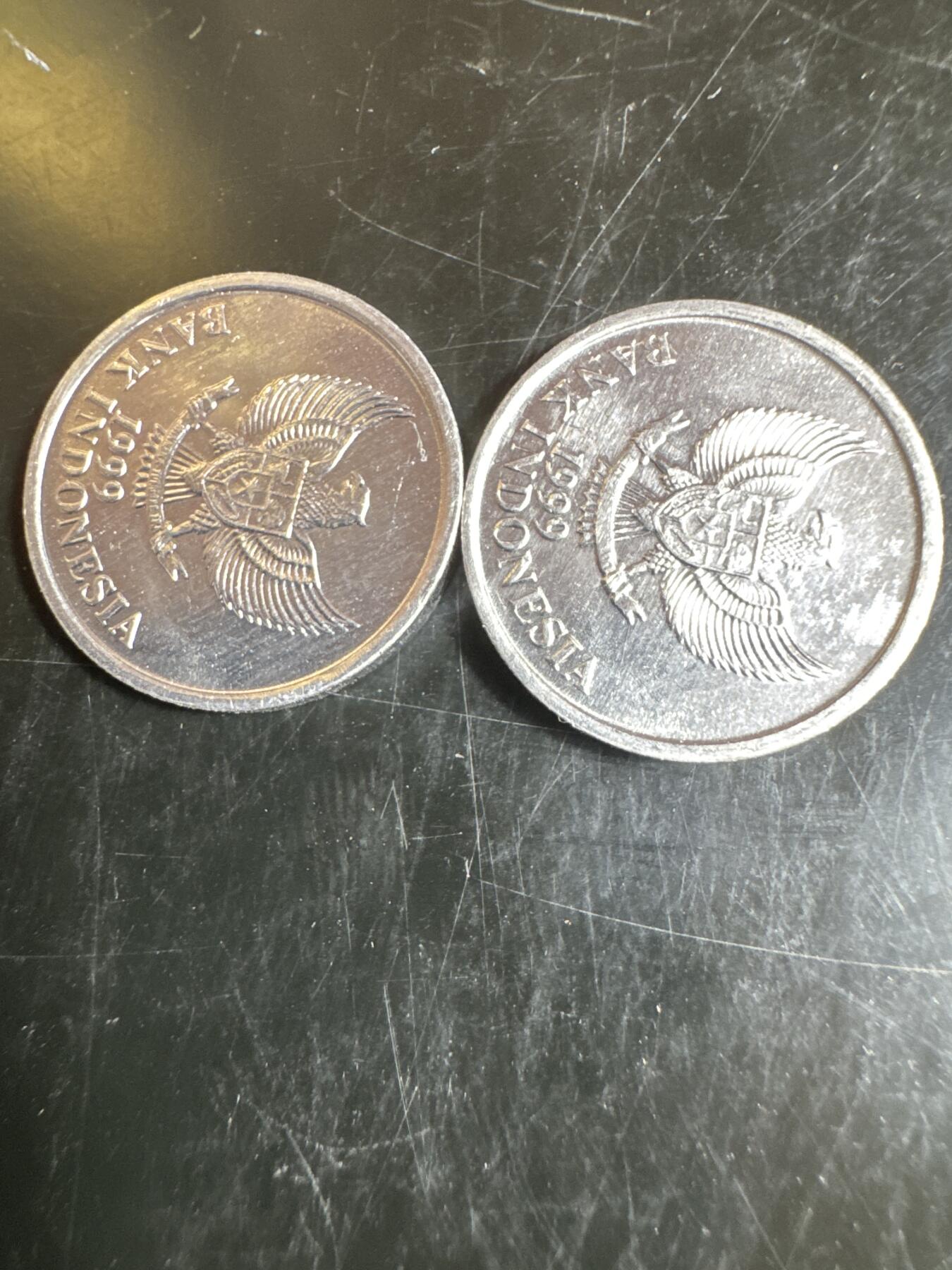 大家国庆快乐～今天还是一天发货哟～ 印度尼西亚50卢比（两枚）