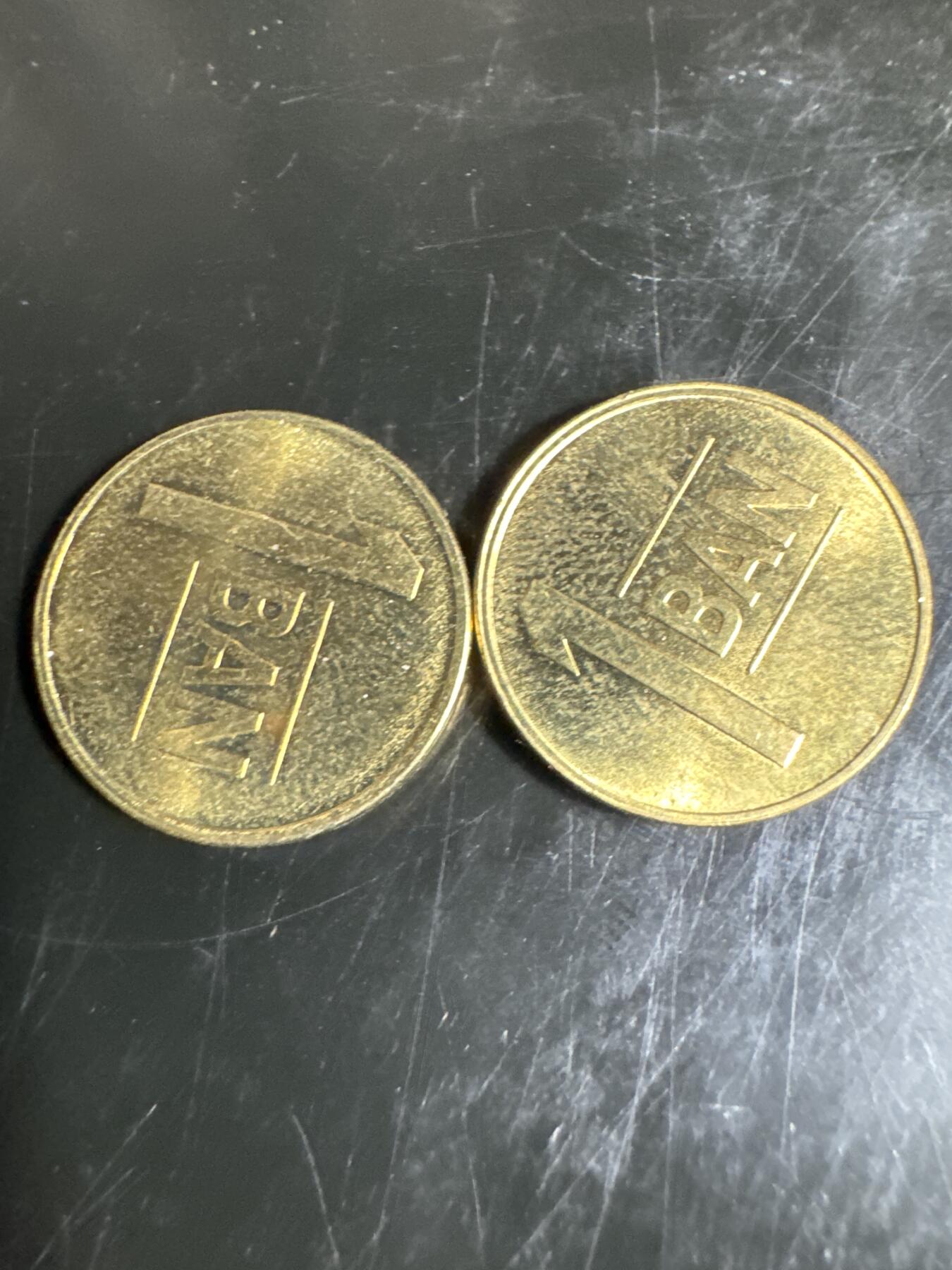 大家国庆快乐～今天还是一天发货哟～ 罗马尼亚1禁令（两枚）