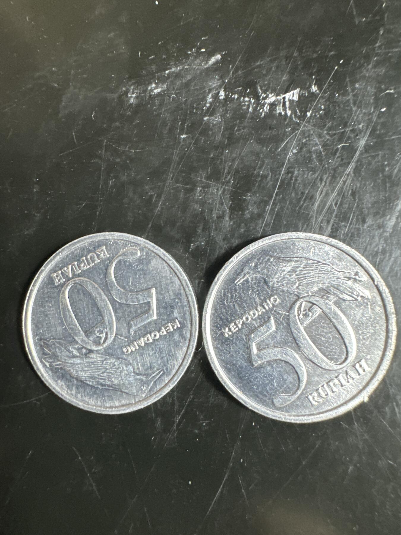 大家国庆快乐～今天还是一天发货哟～ 印度尼西亚50卢比（两枚）