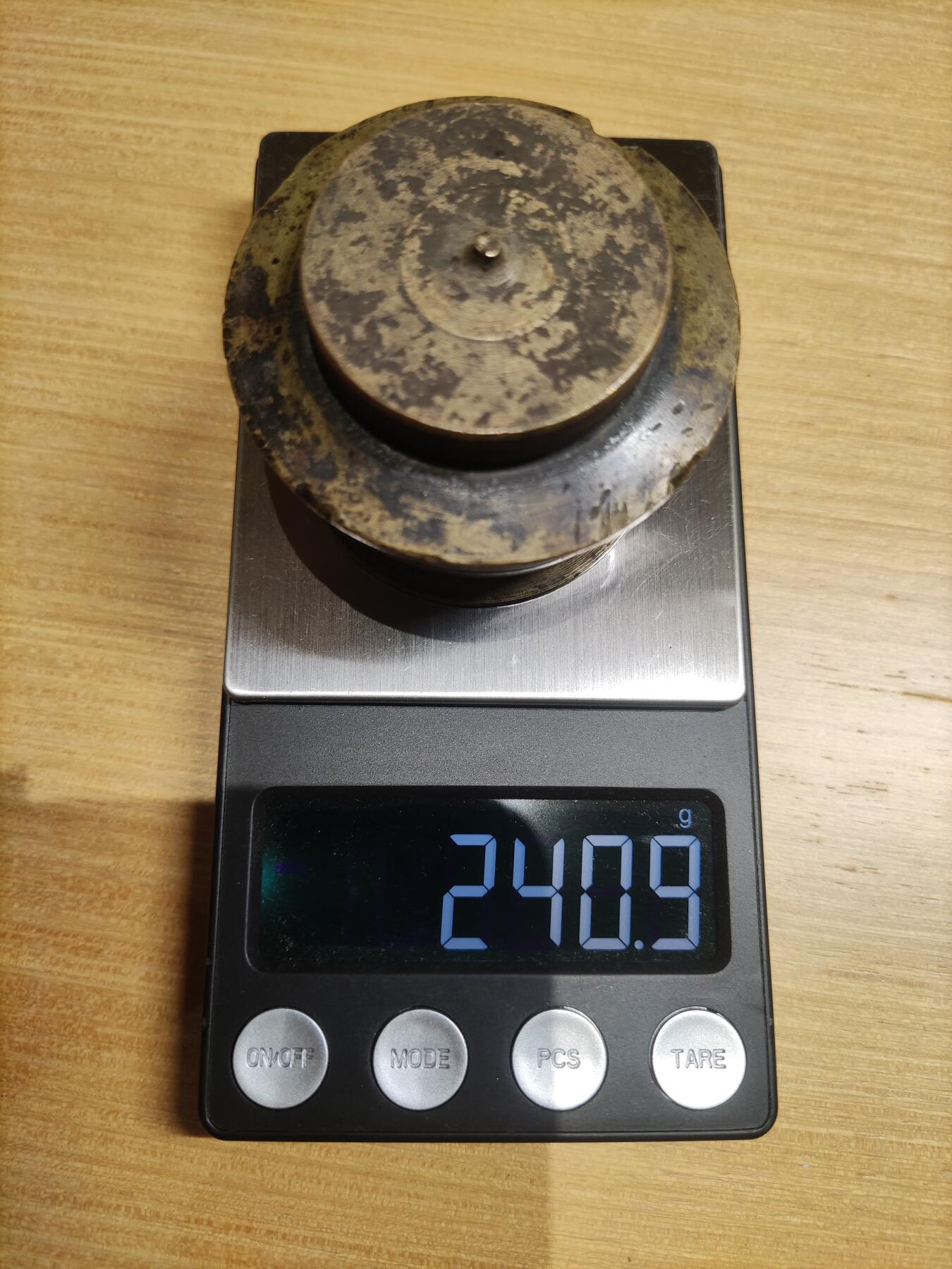 首场保真拍卖 厚重民国铜墨汁盒