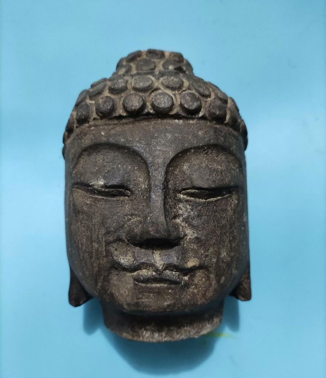 首场保真拍卖 石佛首一尊