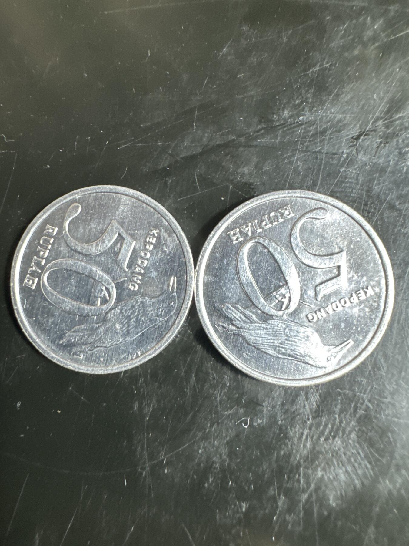大家国庆快乐～今天还是一天发货哟～ 印度尼西亚50卢比（两枚）