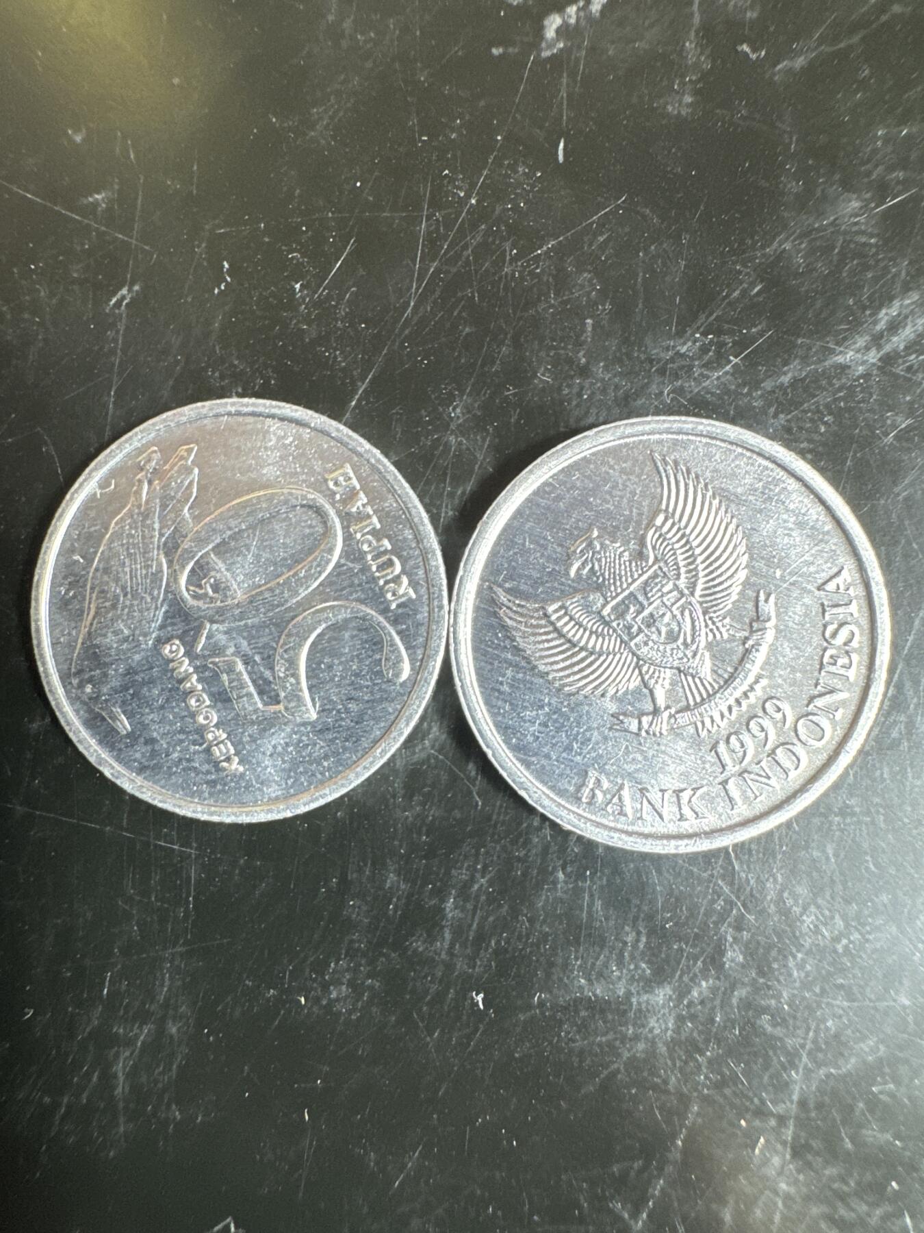 大家国庆快乐～今天还是一天发货哟～ 印度尼西亚50卢比（两枚）