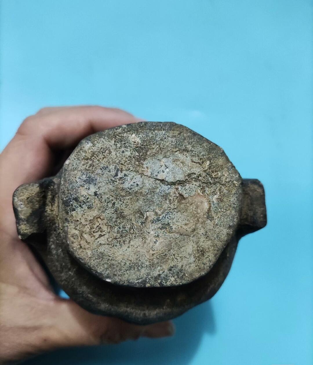首场保真拍卖 石佛首一尊