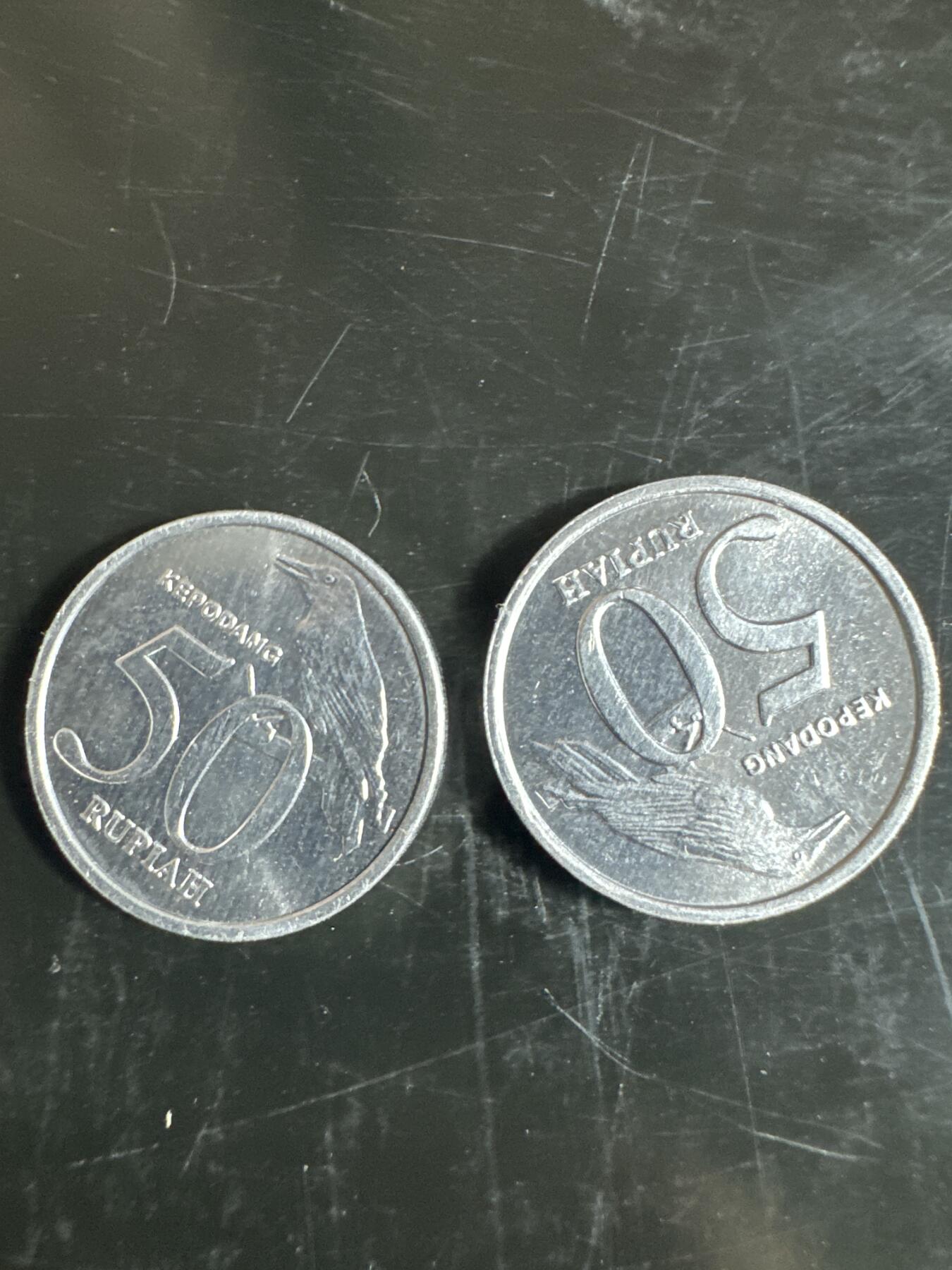 大家国庆快乐～今天还是一天发货哟～ 印度尼西亚50卢比（两枚）