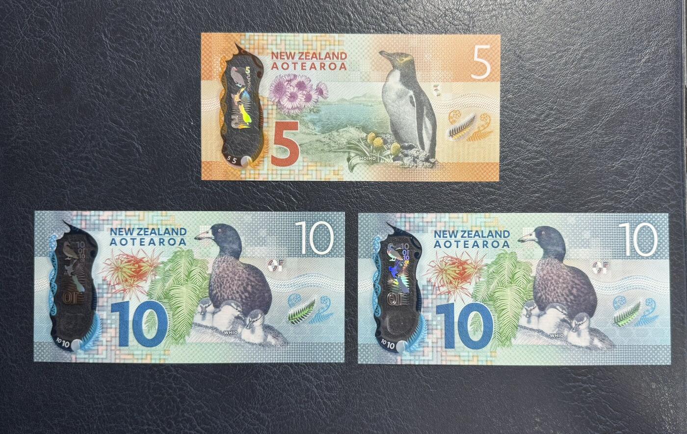 收藏联盟Quantum Auction 第382期拍卖  新西兰2015年5和10元2张 品相全新UNC