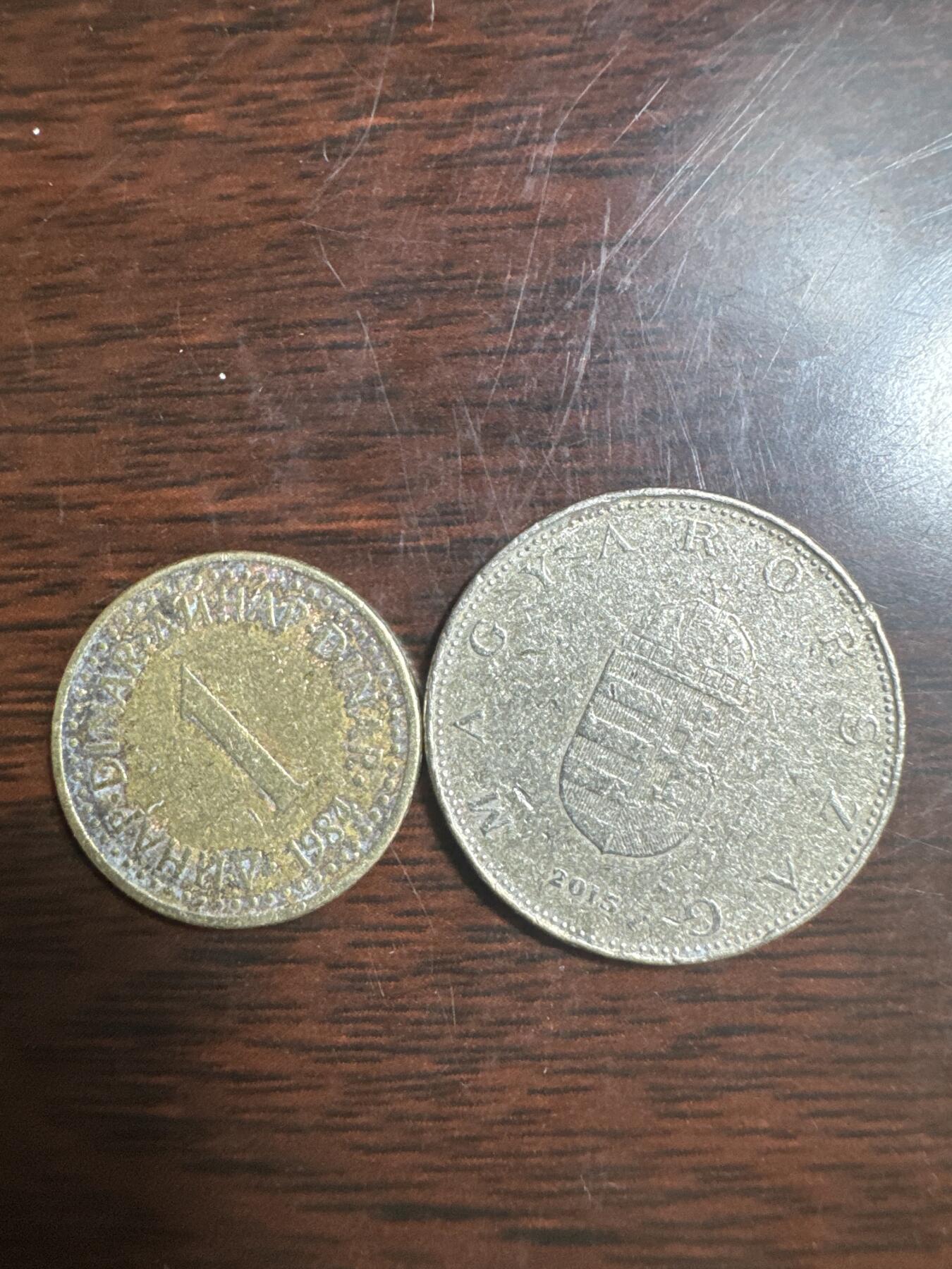 国庆大派送啦～照常发货呦～ 外国钱币（两枚）