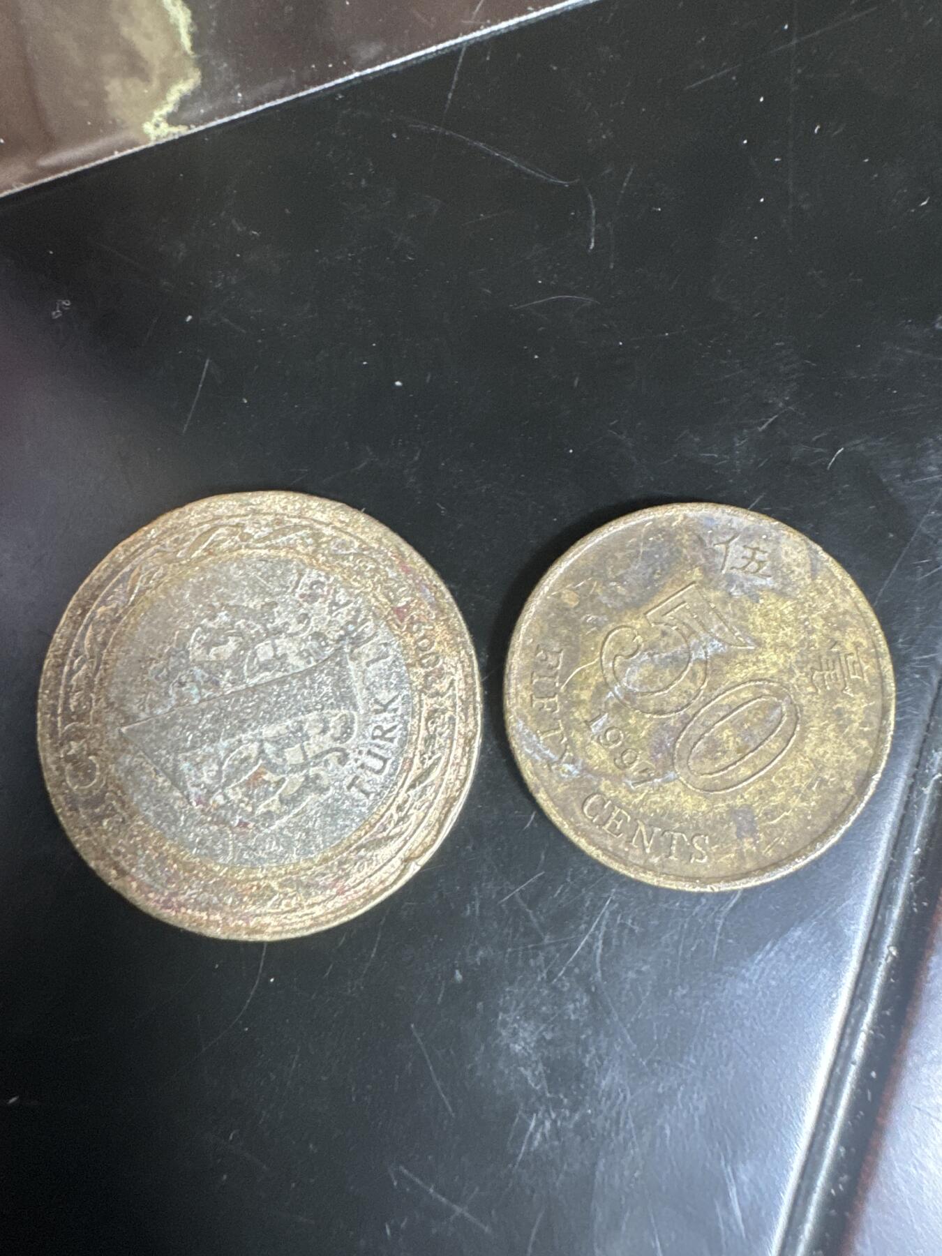 国庆大派送啦～照常发货呦～ 外国钱币（两枚）