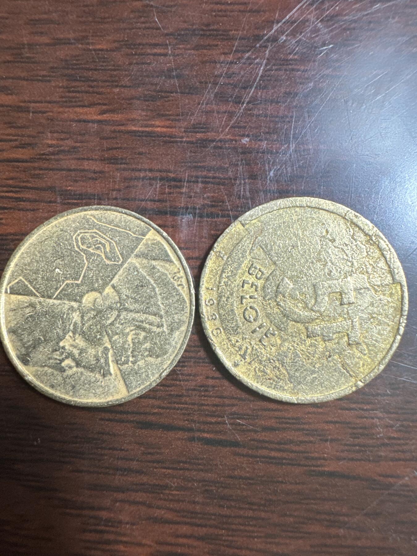 国庆大派送啦～照常发货呦～ 外国钱币（两枚）