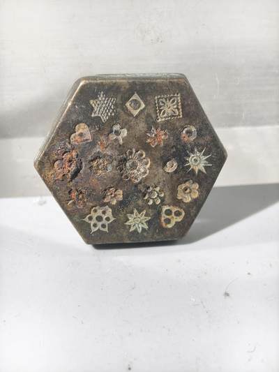 十一期新疆小崔一杂件拍卖 - 铜模具