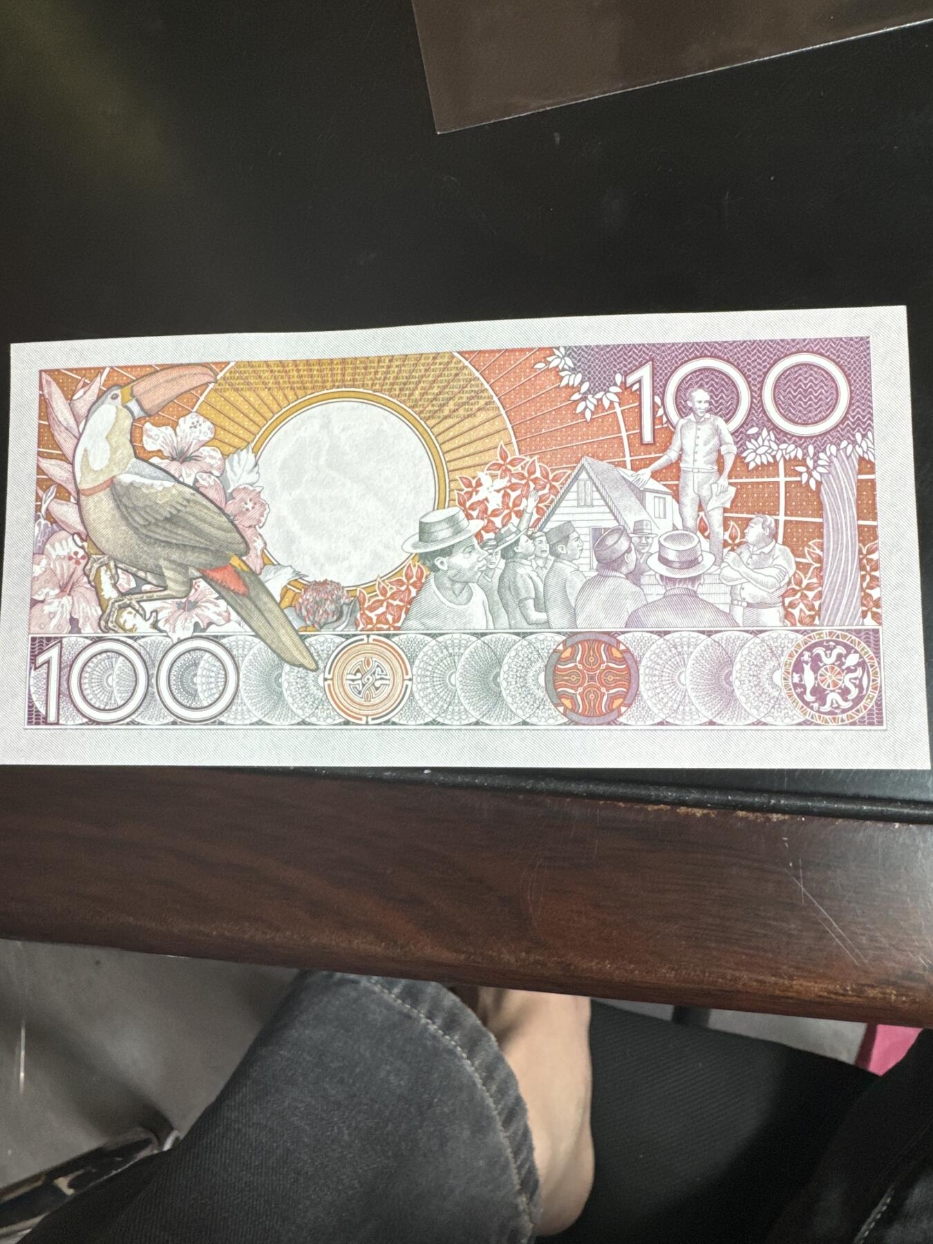 国庆大派送啦～照常发货呦～ 苏里南100盾
