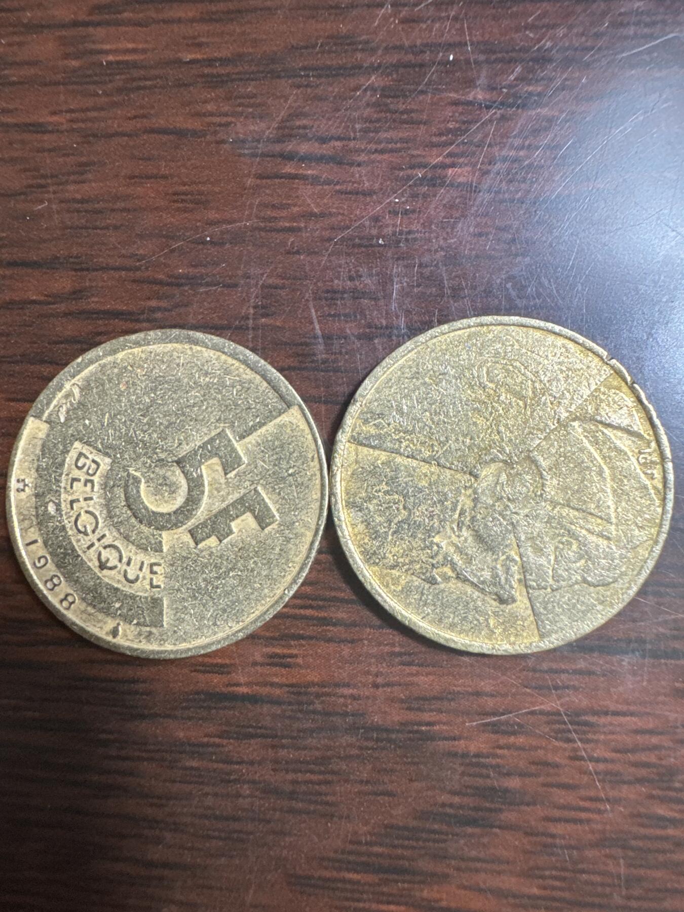 国庆大派送啦～照常发货呦～ 外国钱币（两枚）