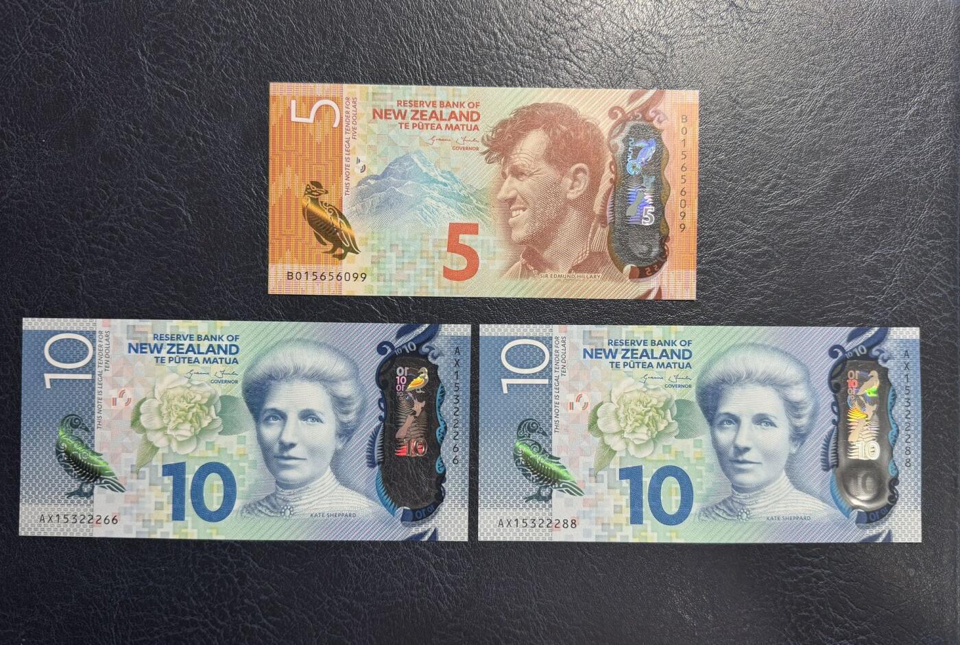 收藏联盟Quantum Auction 第382期拍卖  新西兰2015年5和10元2张 品相全新UNC