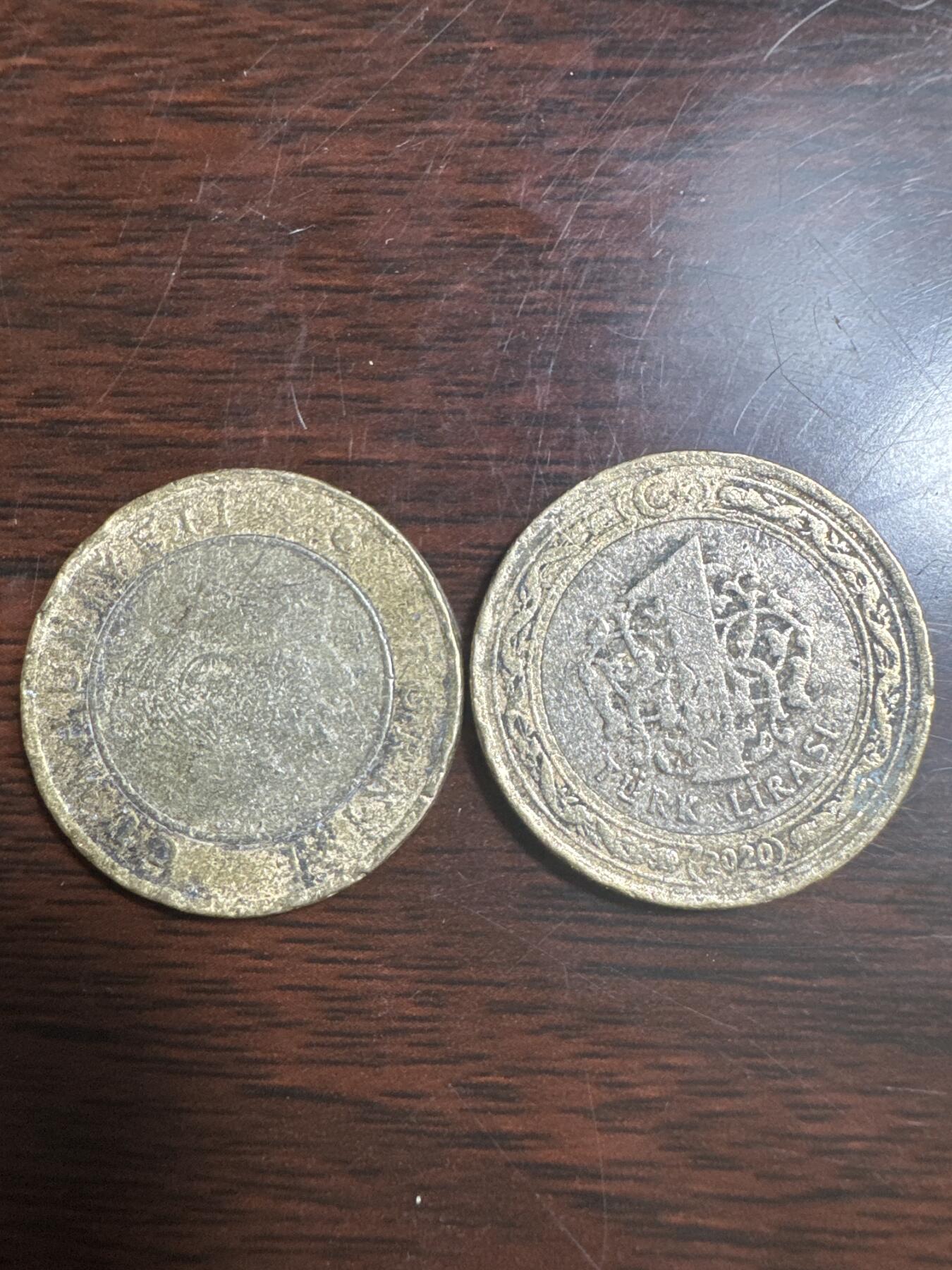 国庆大派送啦～照常发货呦～ 外国钱币（两枚）