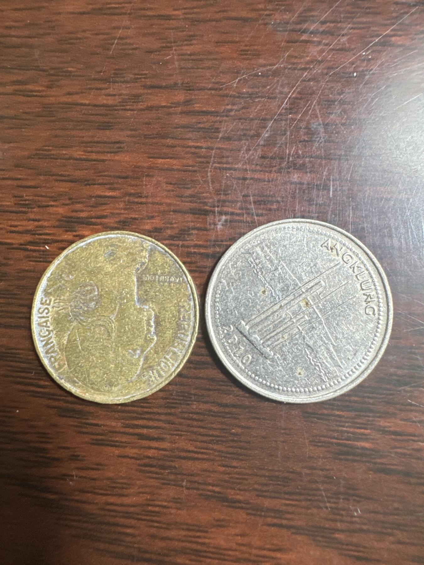 国庆大派送啦～照常发货呦～ 外国钱币（两枚）