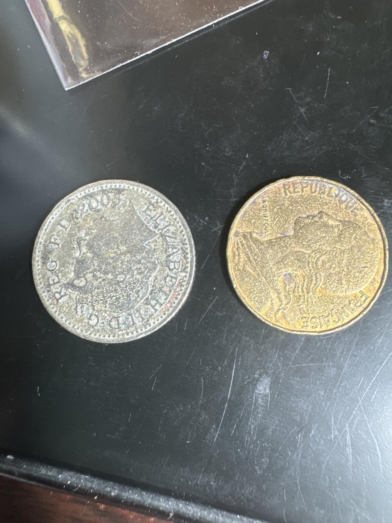 国庆大派送啦～照常发货呦～ 外国钱币（两枚）