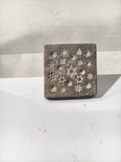 十一期新疆小崔一杂件拍卖 - 铜模具