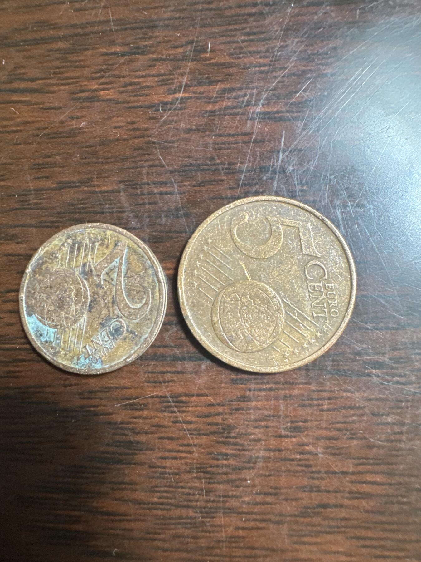 国庆大派送啦～照常发货呦～ 外国钱币（两枚）