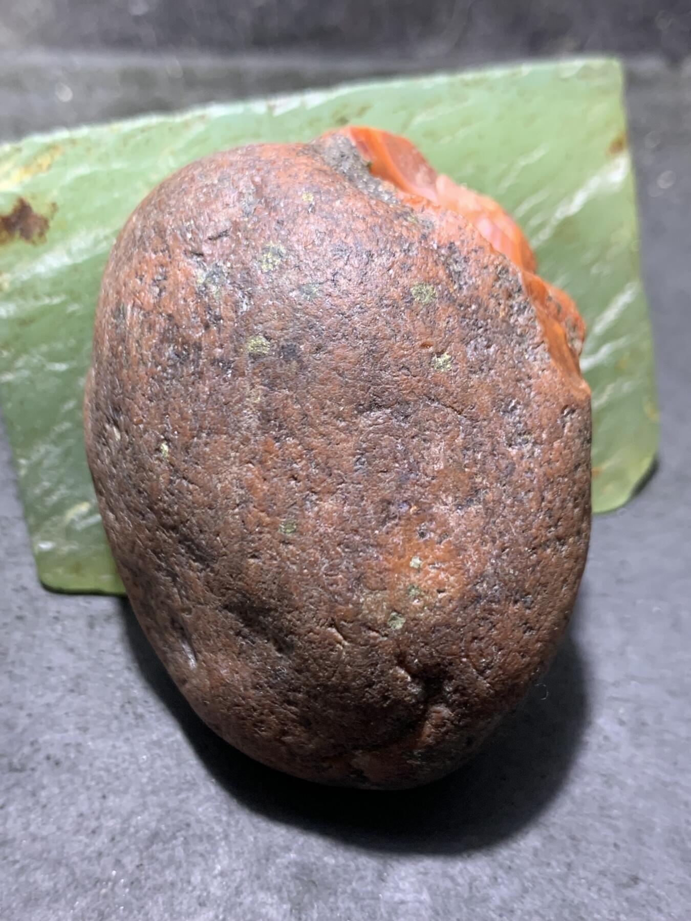 精美红皮原皮冰飘心开窗料南红玛瑙原石一颗，
