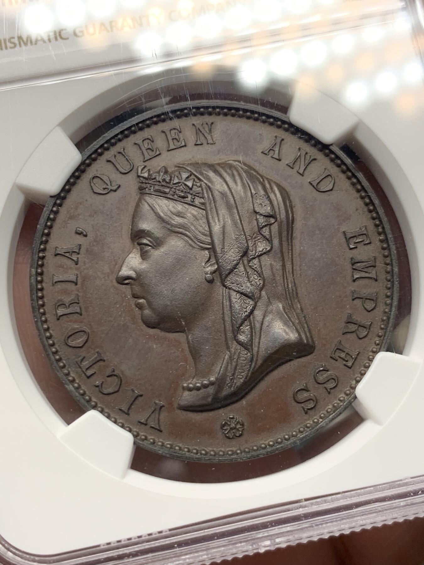《竞宝斋》第316场 周日，周一，周二  3场连拍 （全场包邮） NGC MS62 英国1897年维多利亚女王登基六十周年纪念铜章，少见版带原盒