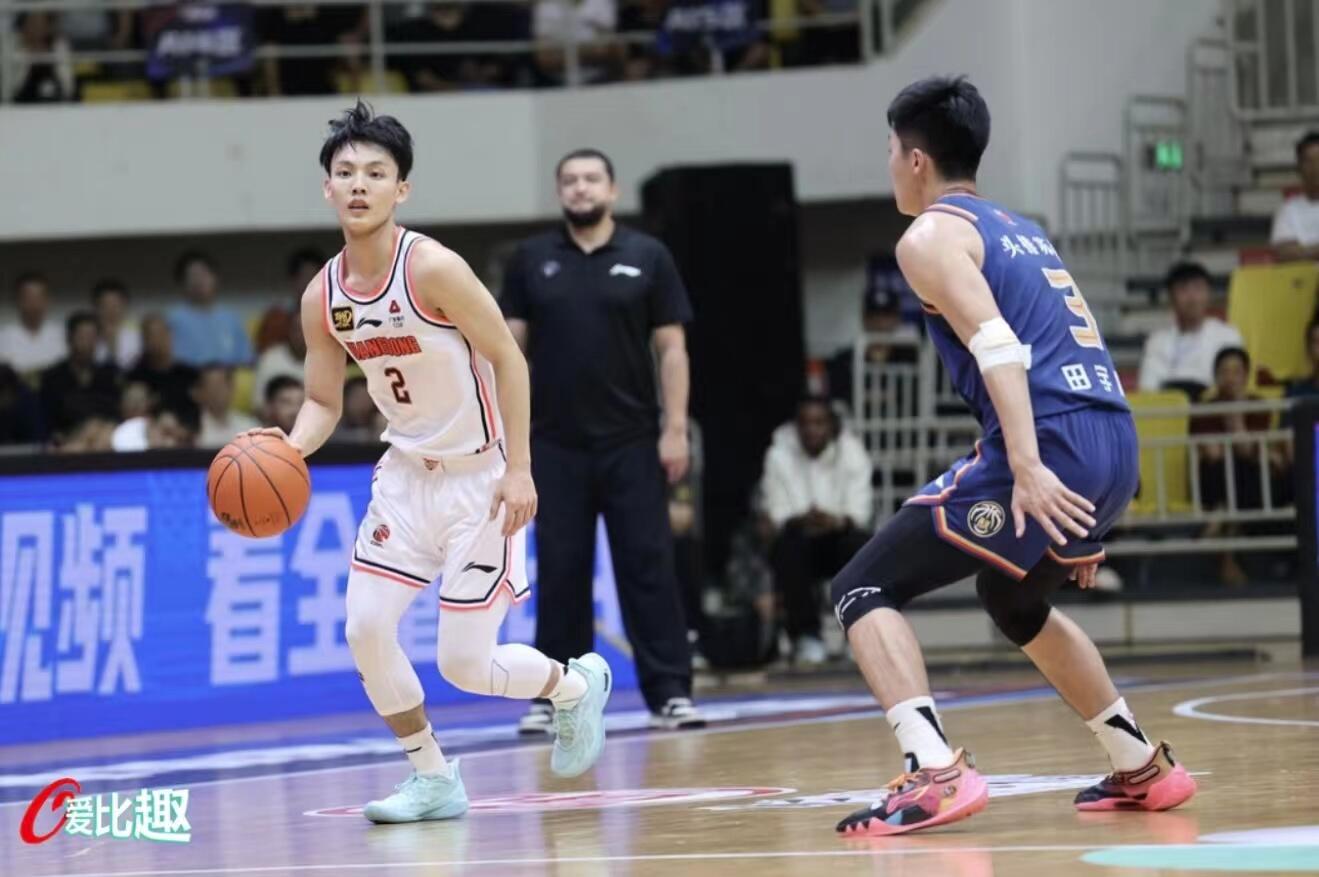 零元拍：国手徐杰亲笔签名中国篮协官方杂志CBA专刊《篮球BASKETBALL》！